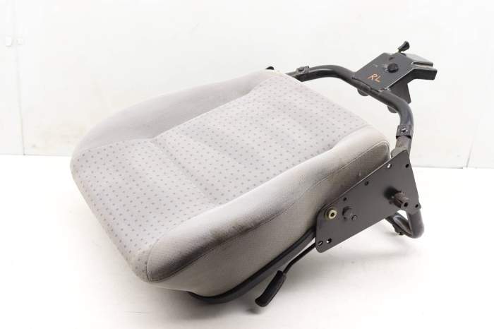 Lower Seat Bottom Cushion (2Nd Row) 705881405A main product photo