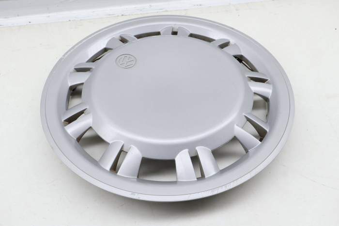15" Inch Wheel Cover / Hub Cap 701601147A main product photo