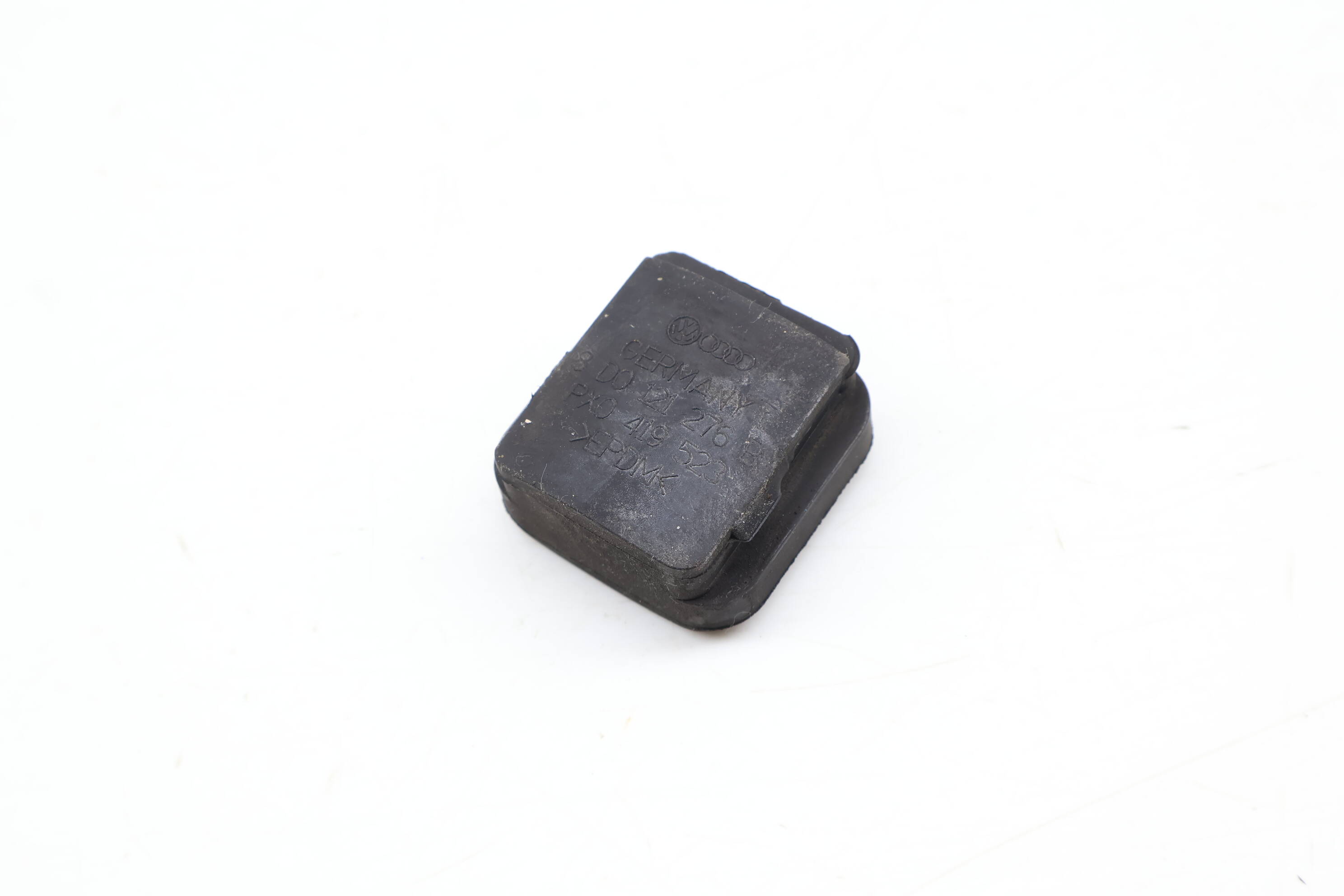 Radiator Rubber Mount / Isolator 8D0121276B