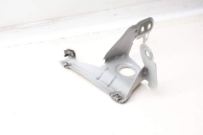 Fender / Headlight Mount Bracket 41357267328 main product photo