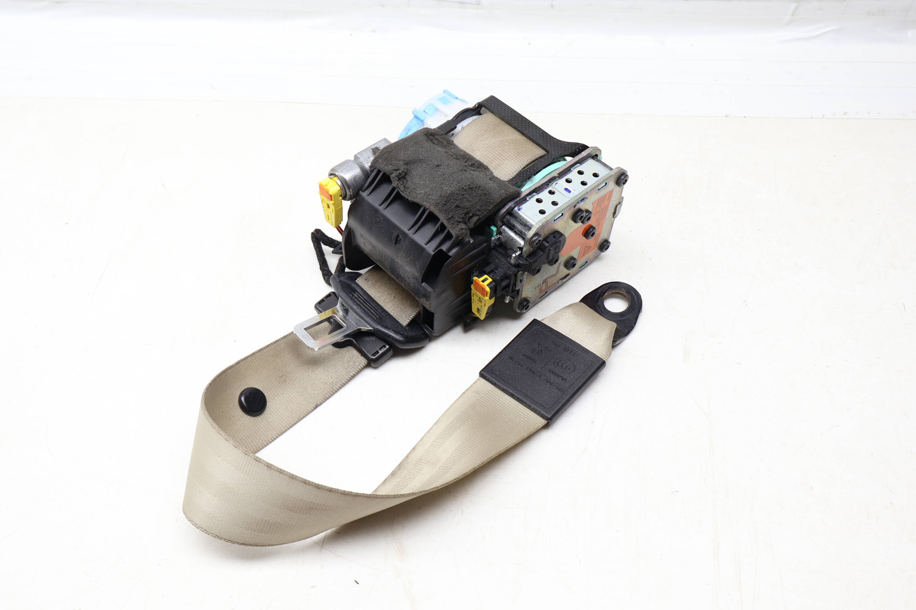 Convertible Seat Belt Retractor 8F1857705