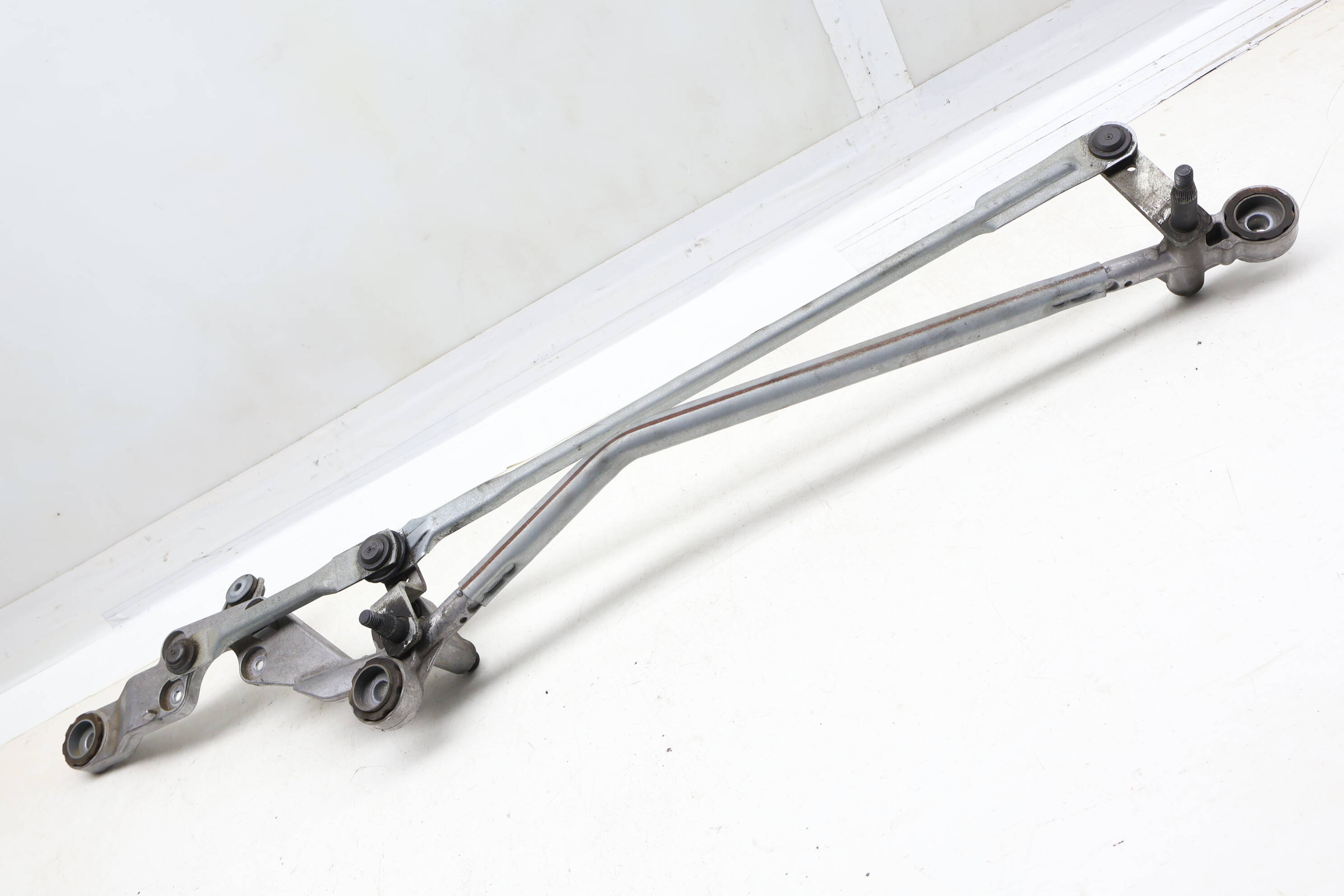 Windshield Wiper Transmission / Bracket 97062803502