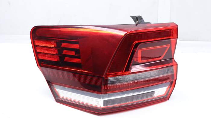 Outer Tail Light / Lamp 3CN945095B main product photo