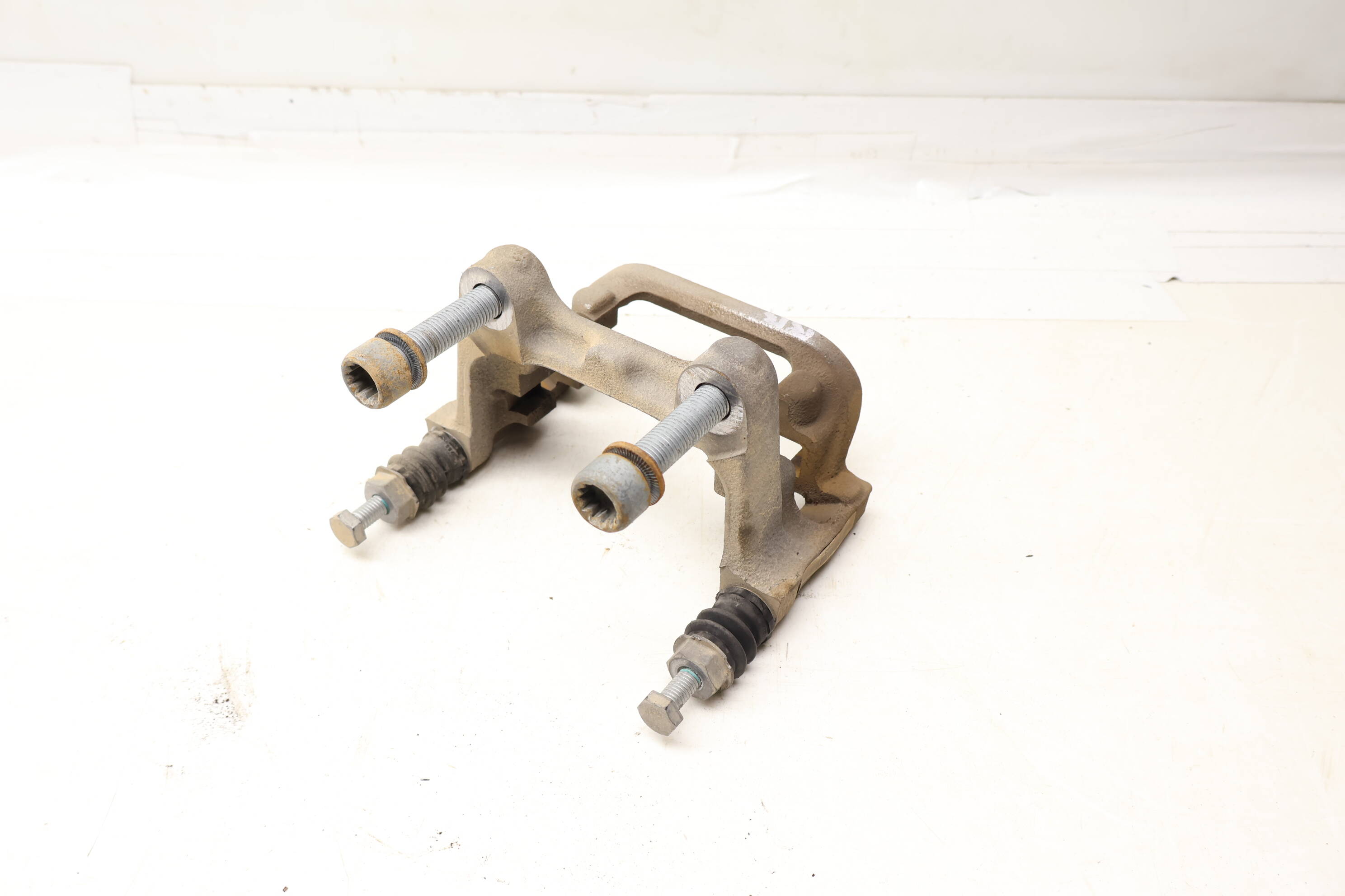 Brake Caliper Carrier / Bracket 5QM615426A