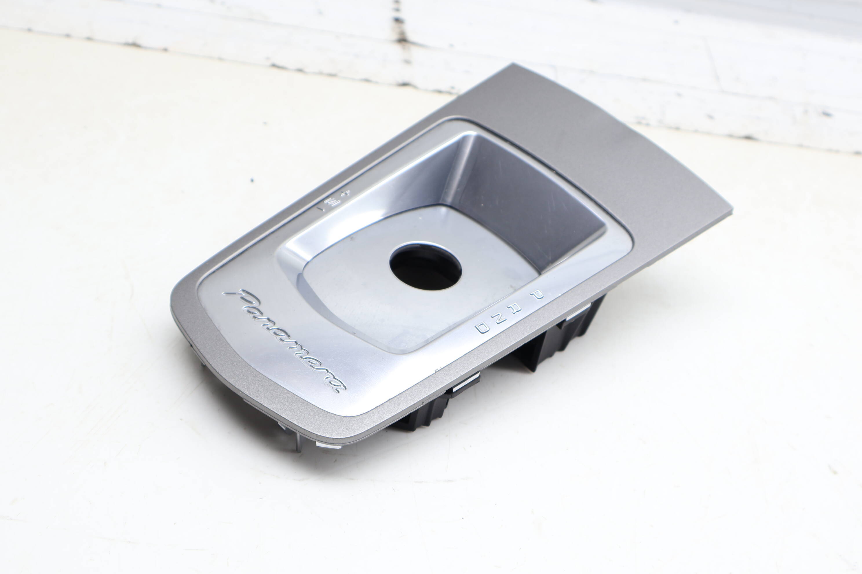 Shifter Bezel / Center Console Trim 97055316100