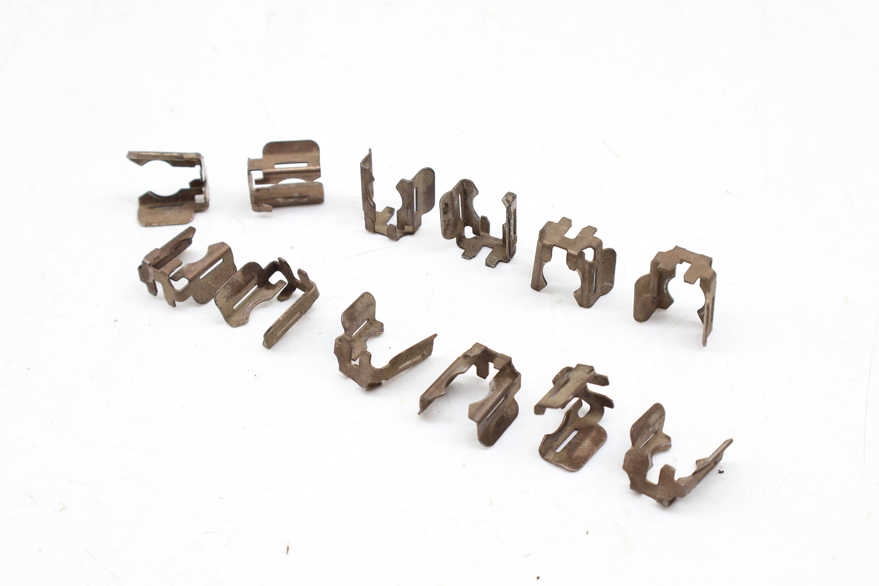 Fuel Injector Clip Set (12) 035906037