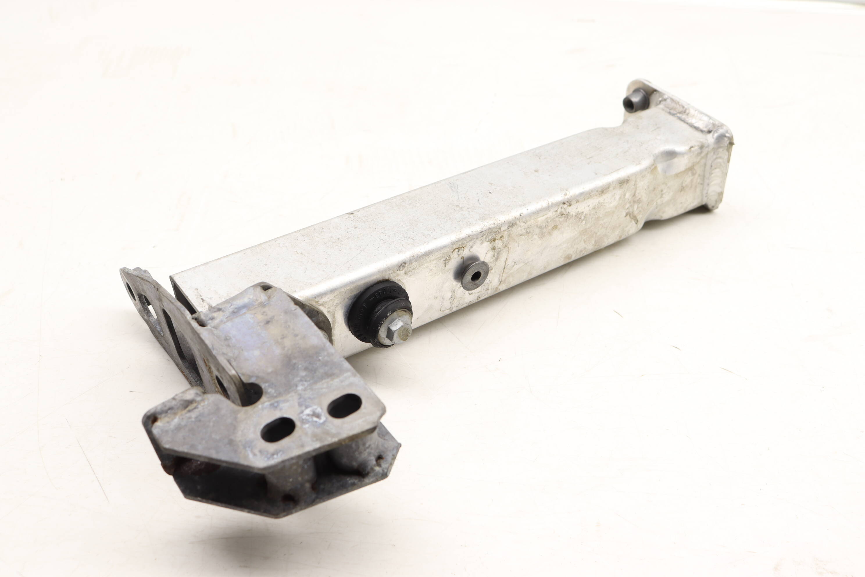 Bumper Impact Beam / Bar Mount Bracket 4H0806063E