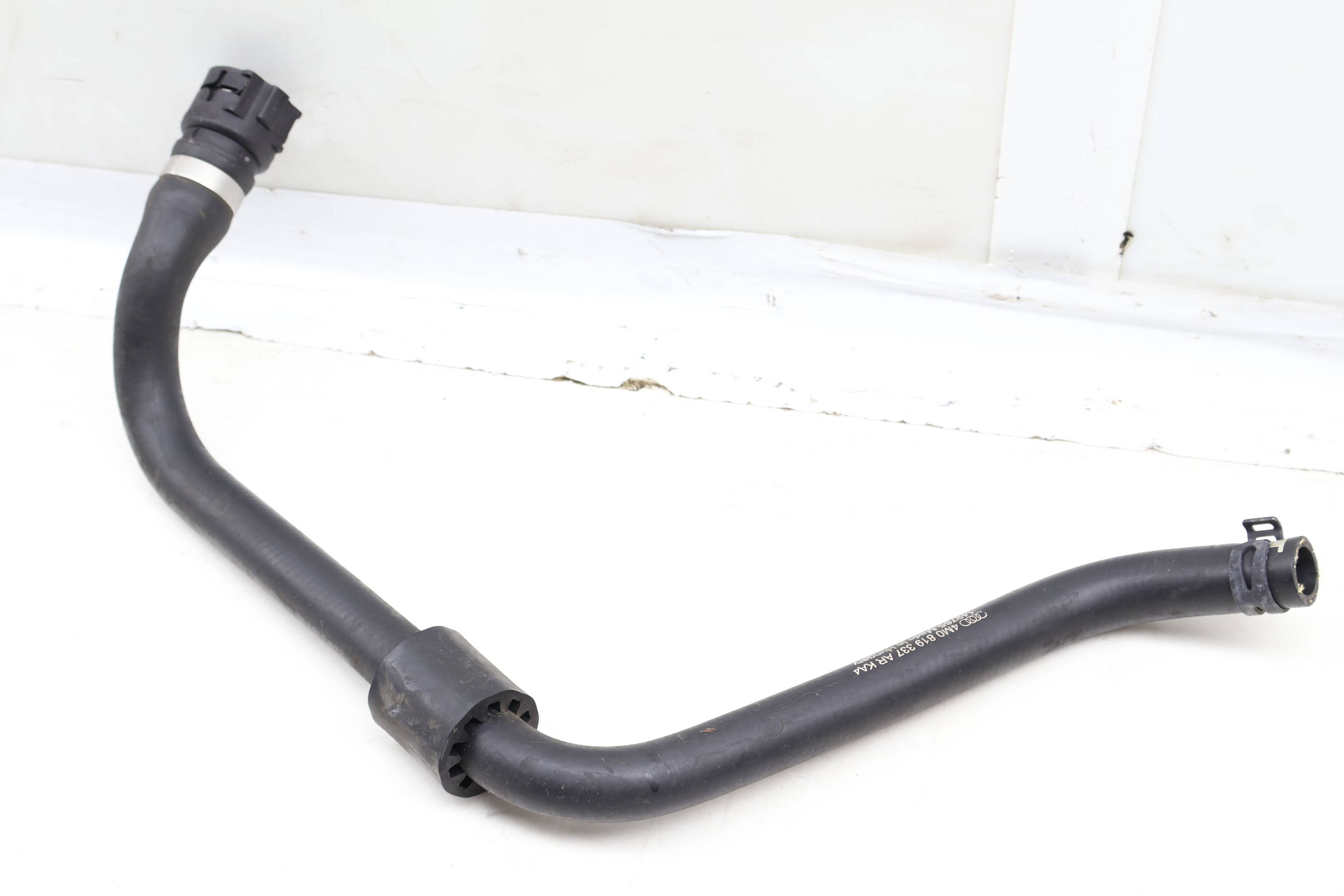 Coolant Hose / Line 4M0819337AR