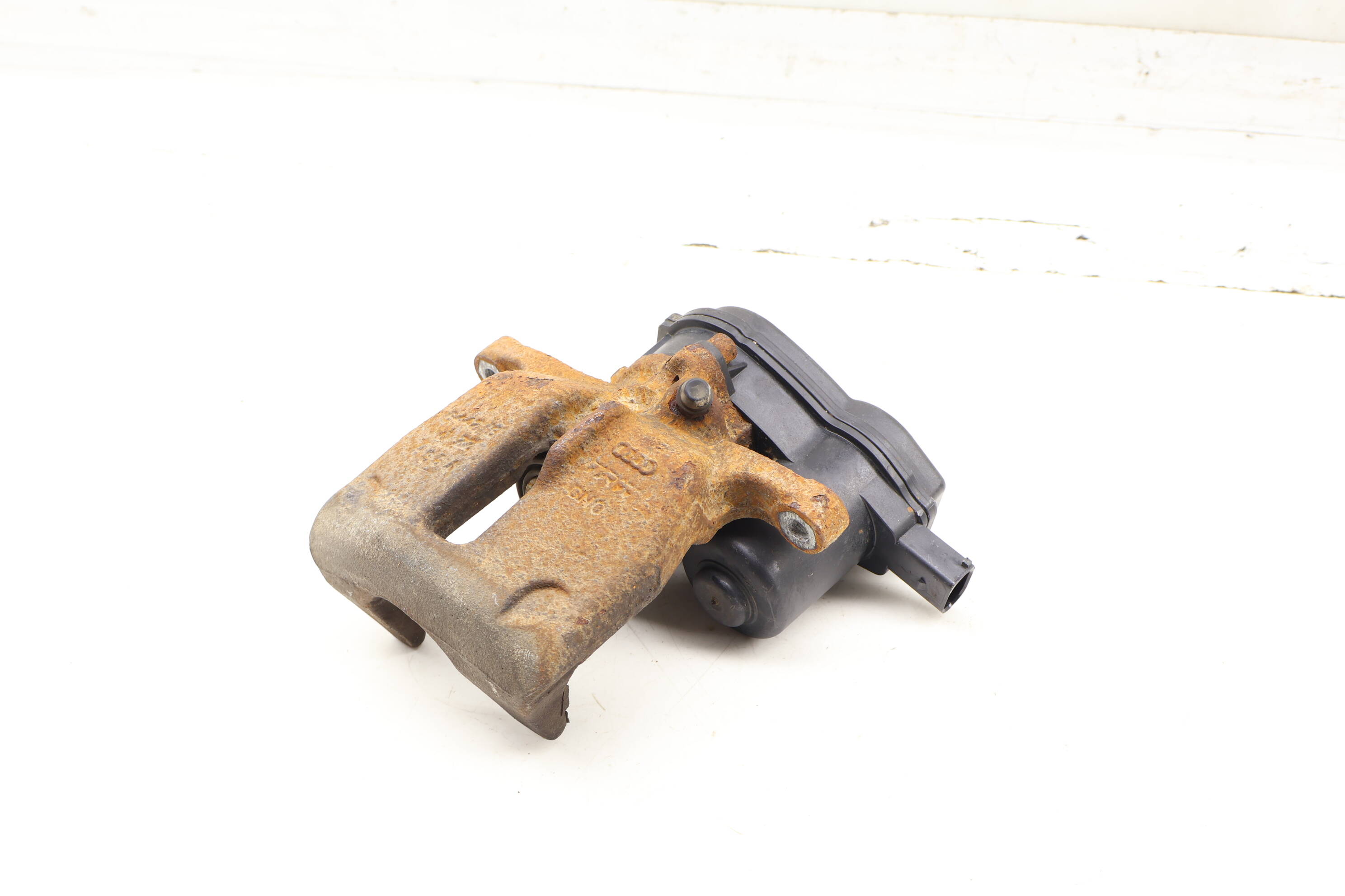 Brake Caliper / Motor 8K0615403E