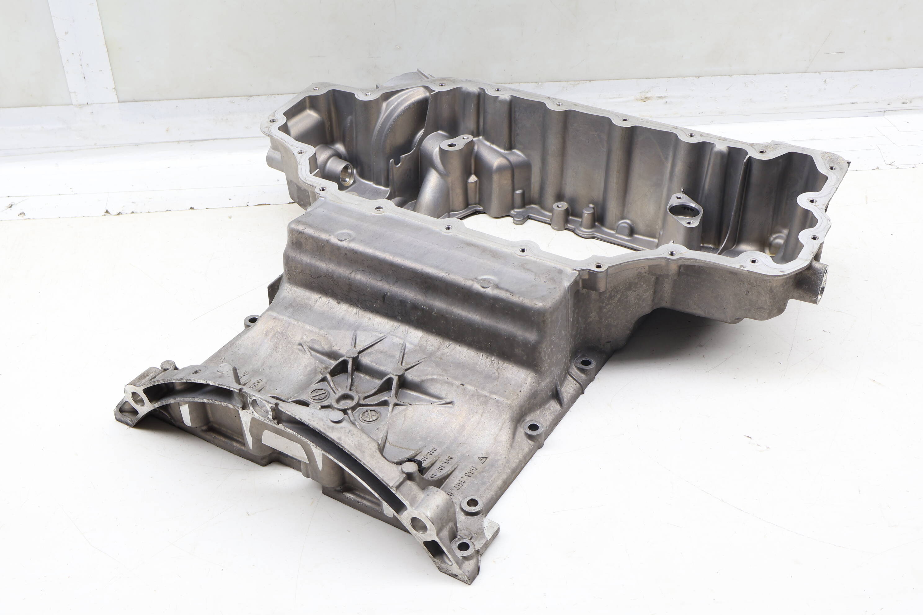 Upper Engine Oil Pan / Sump 94610705131