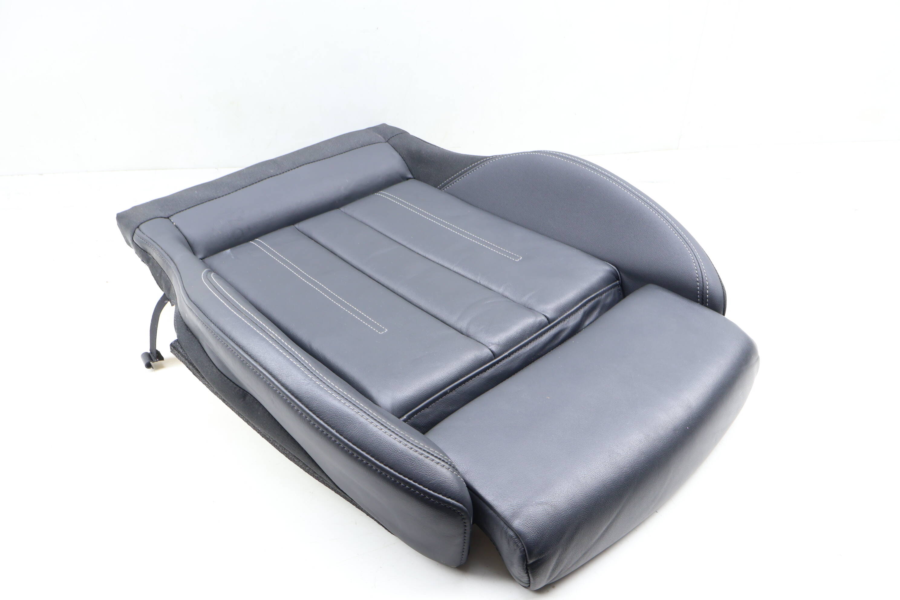 Lower Seat Bottom Cushion 8W0881406BC
