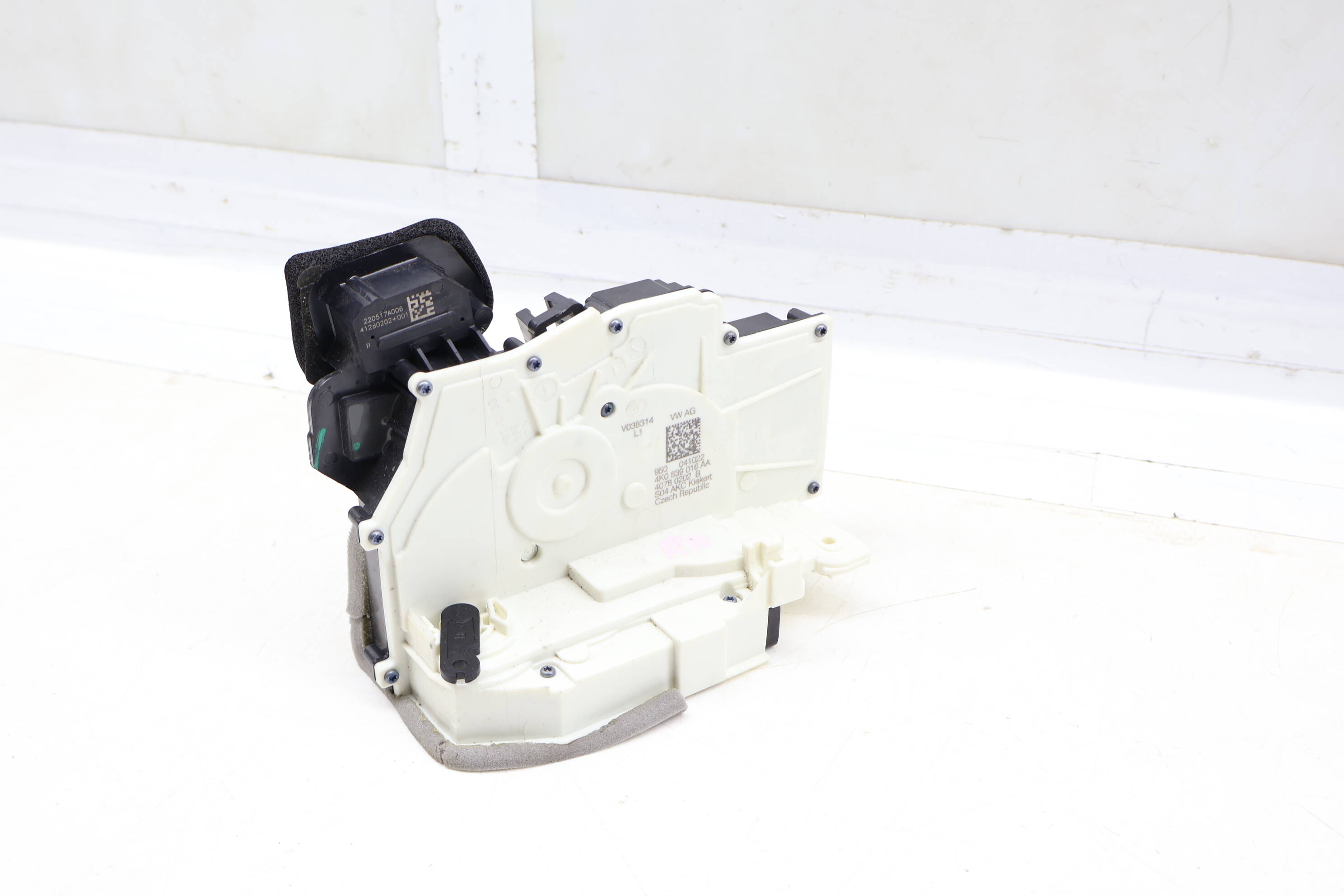 Door Latch / Lock Actuator 4K0839016A