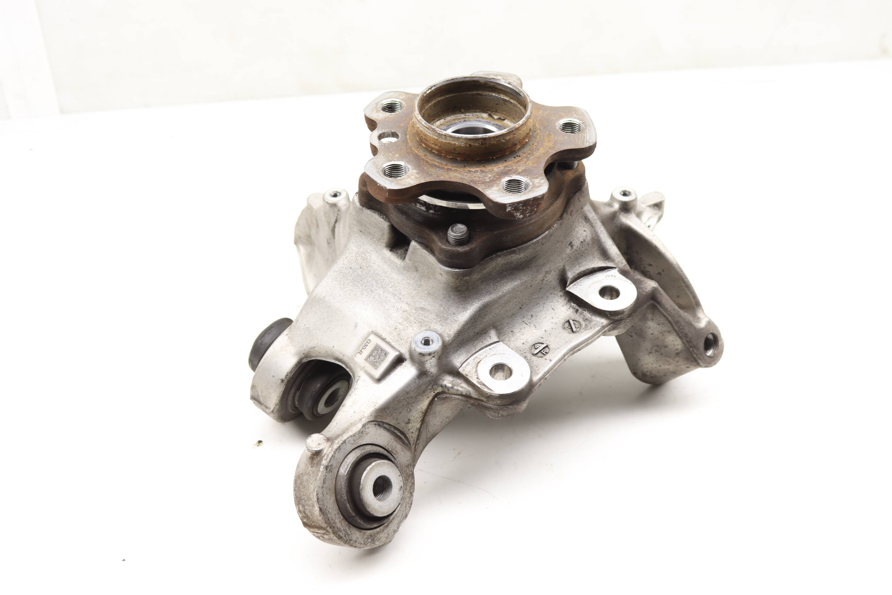 Spindle&#x20;Knuckle&#x20;W&#x2F;&#x20;Wheel&#x20;Bearing&#x20;33306866338