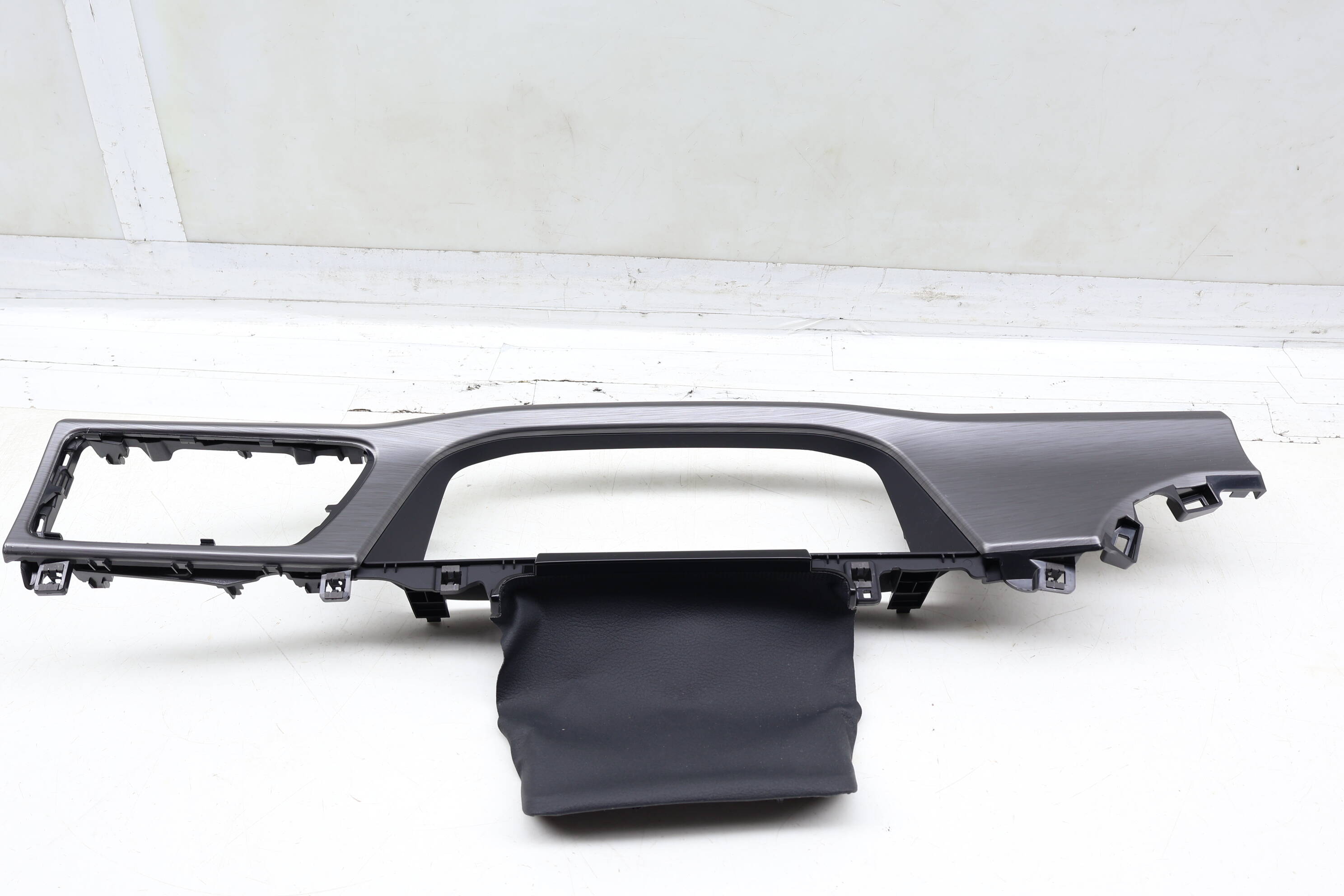 Instrument Cluster Trim / Dash Bezel 3CN858415L