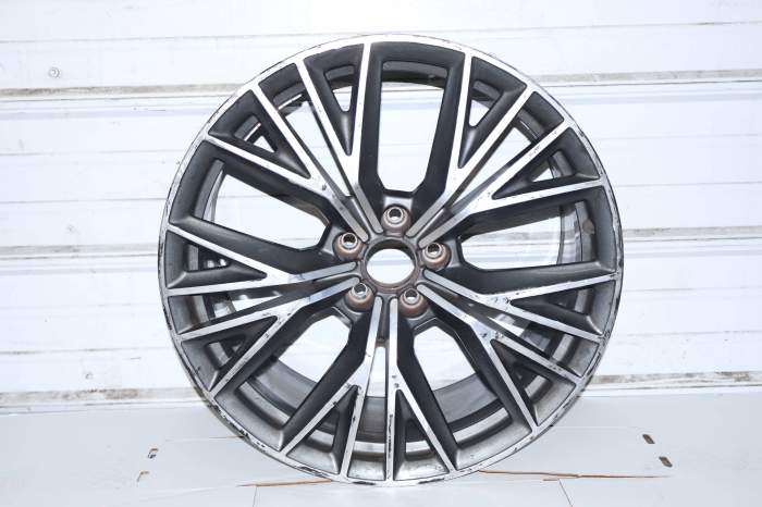 20" Inch Alloy Rim / Wheel (10-Spoke) 4G8601025AE main product photo