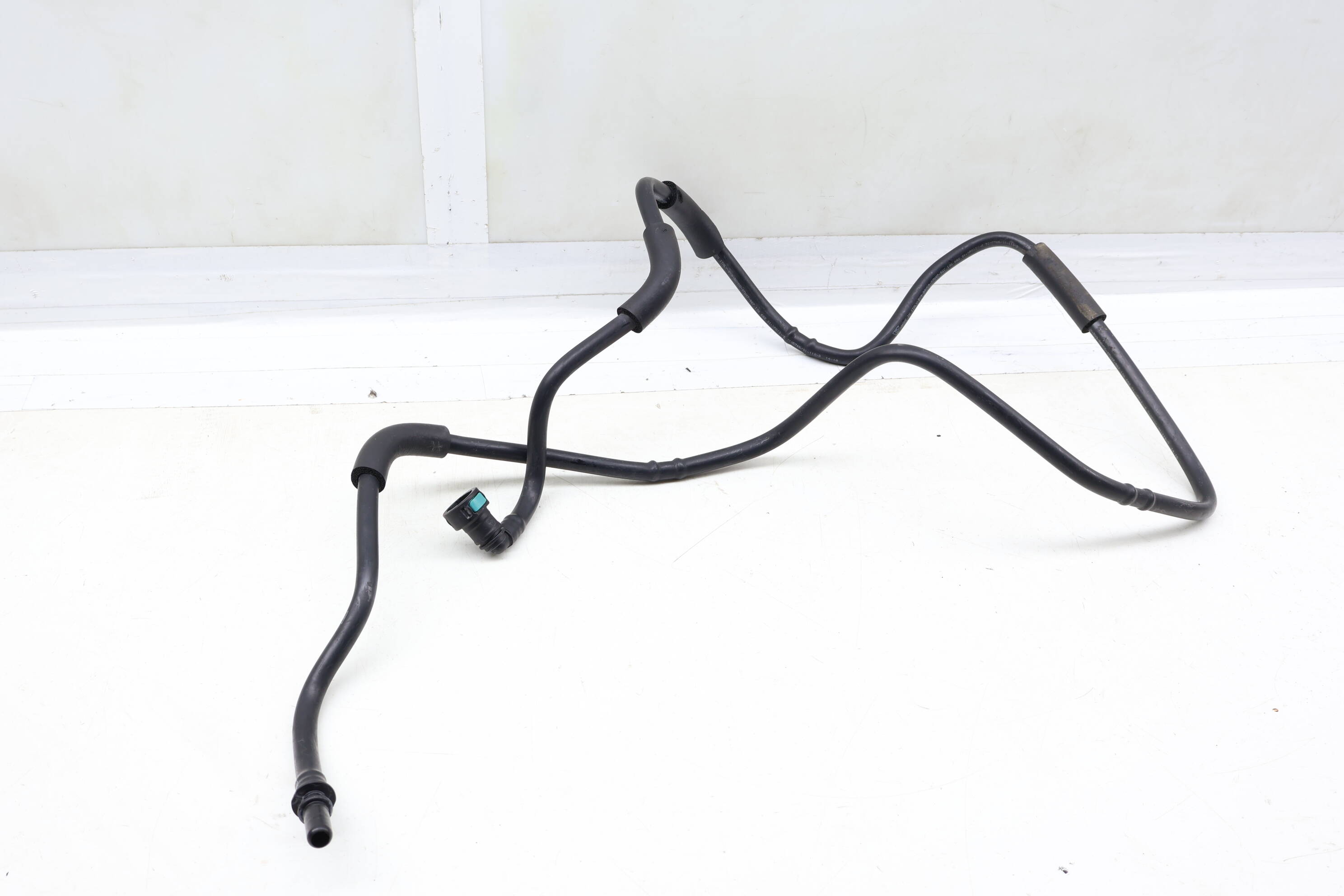 Coolant Breather Hose / Line 98710668201