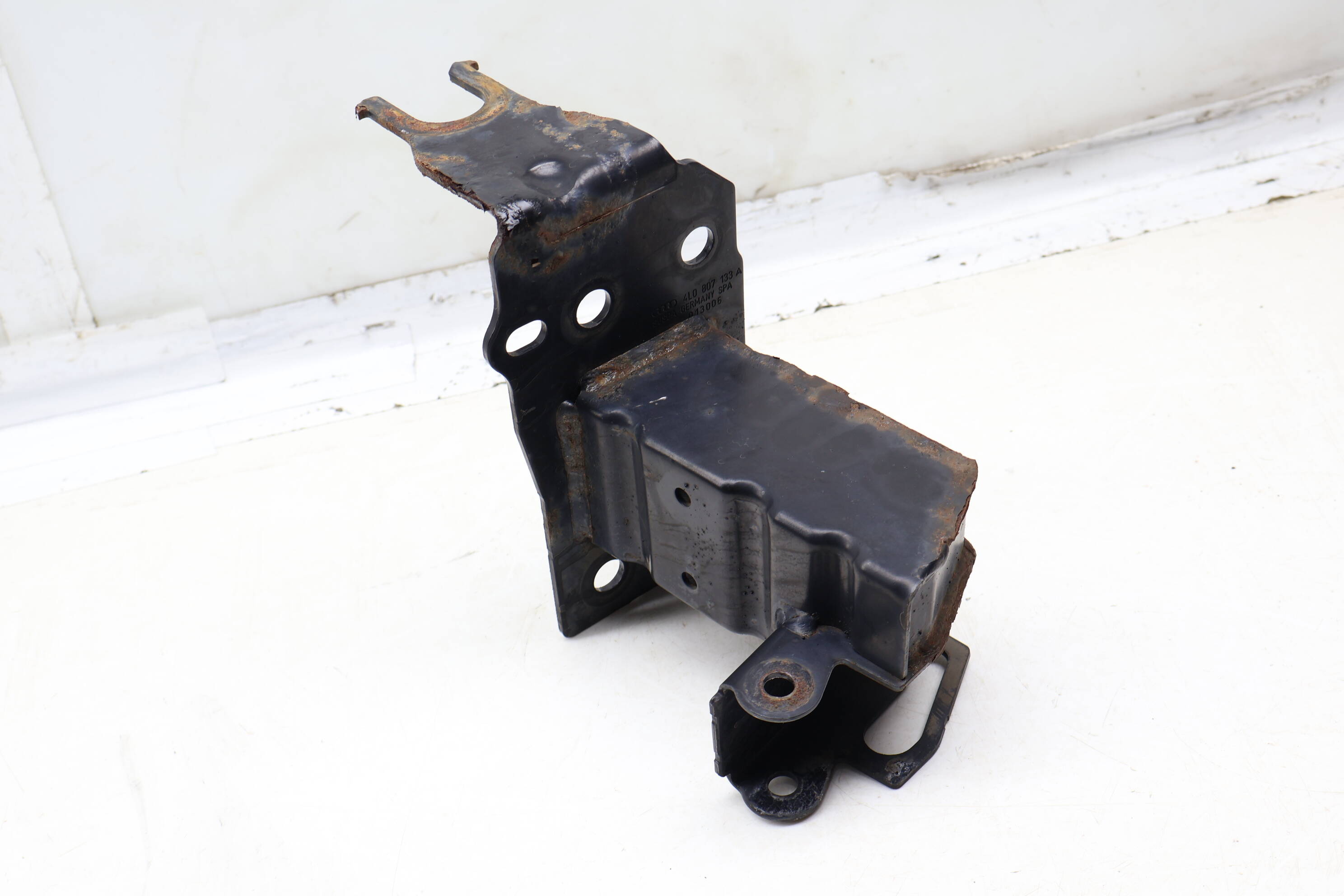 Bumper Impact Beam Mount Bracket 4L0807133A