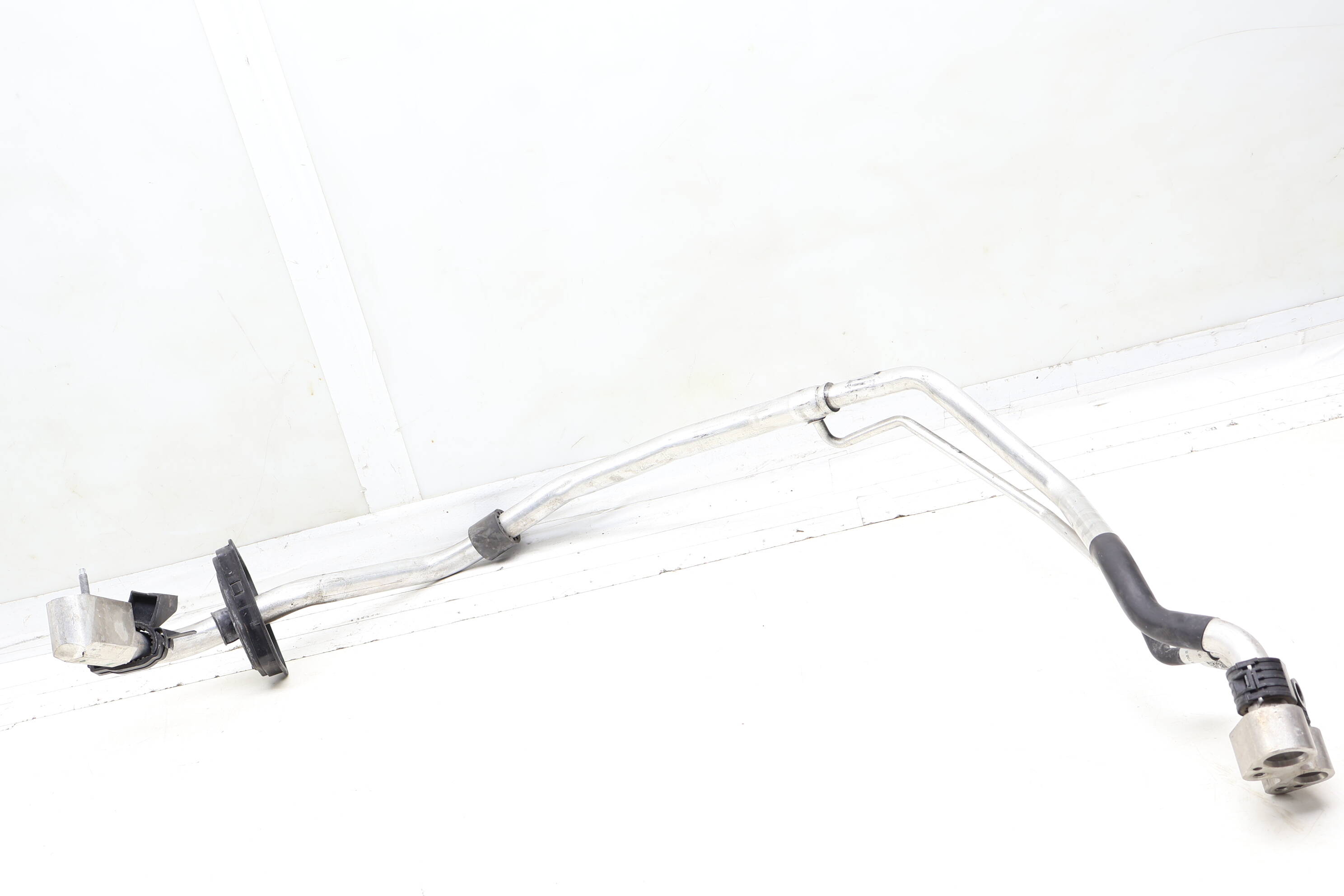 Ac Hose / Line / Pipe 8W6816738B