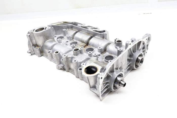 Engine Valve / Cylinder Head Cover W/ Camshafts 05E103479A main product photo
