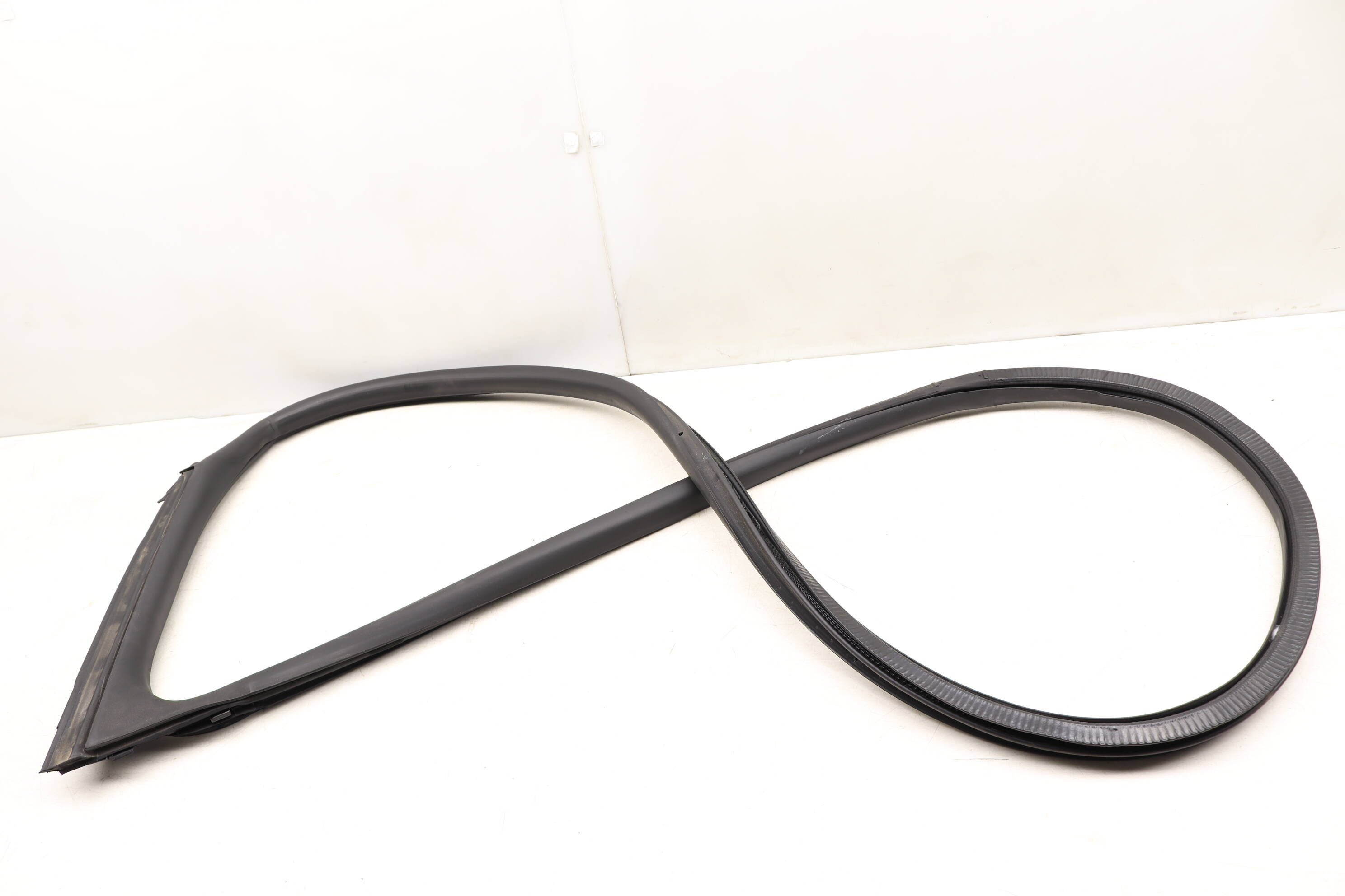 Door Seal / Weather Stripping (Inner) 9J1831721AL