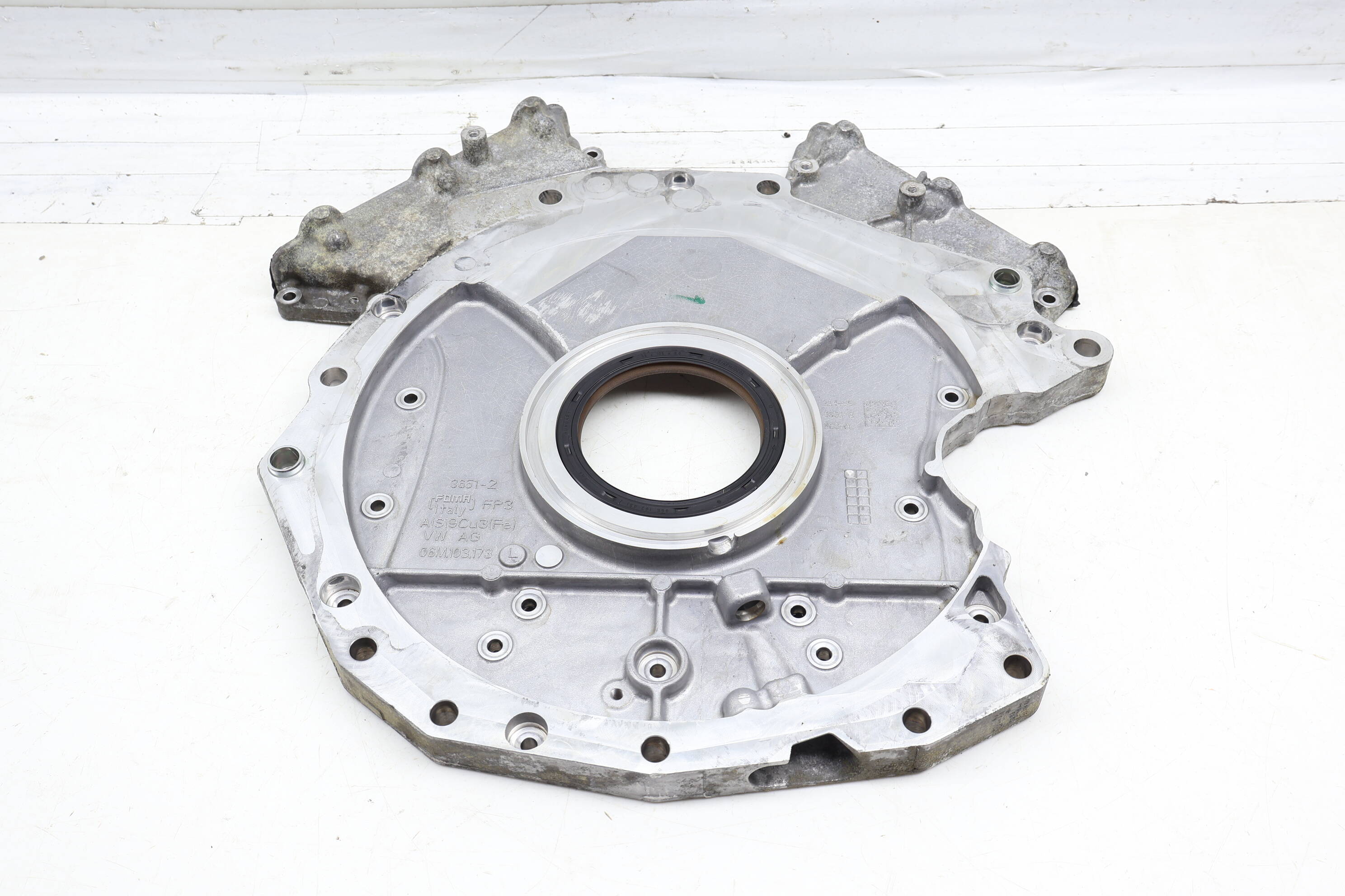 Engine Sealing Flange / Plate 06M103173L