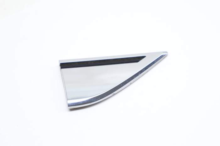 Fender Trim / Molding 3CN853688 main product photo