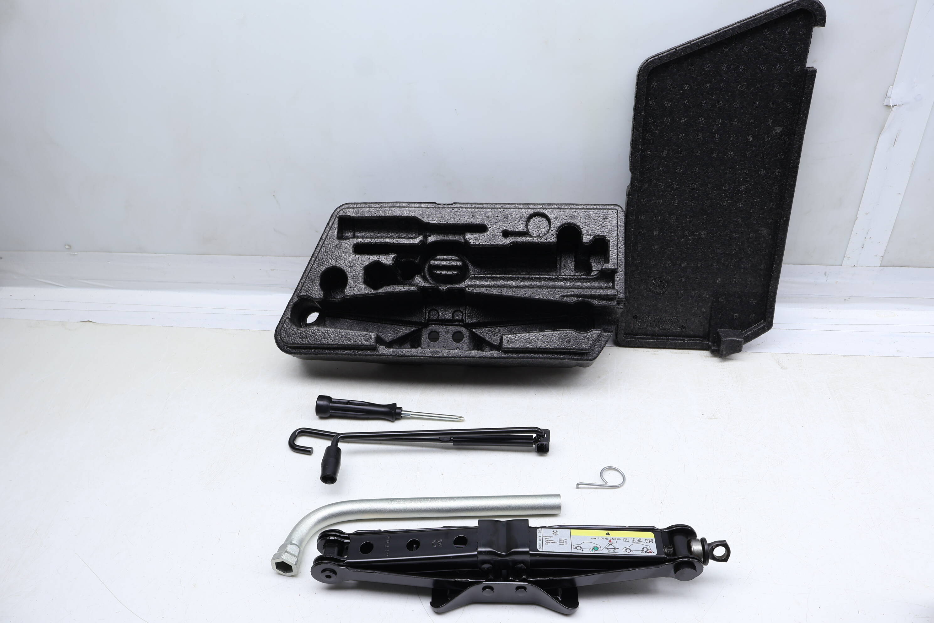 Tool Kit Set W/ Jack 5G0012115S