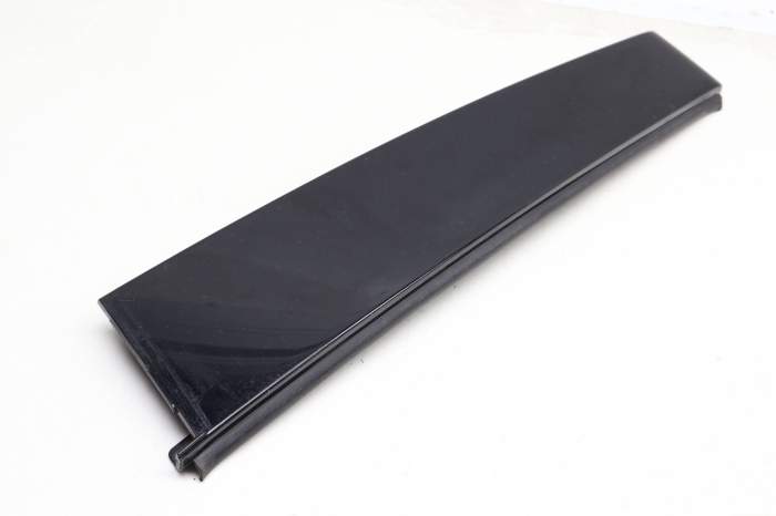 Exterior B Pillar Trim / Cover 8V5839902B main product photo