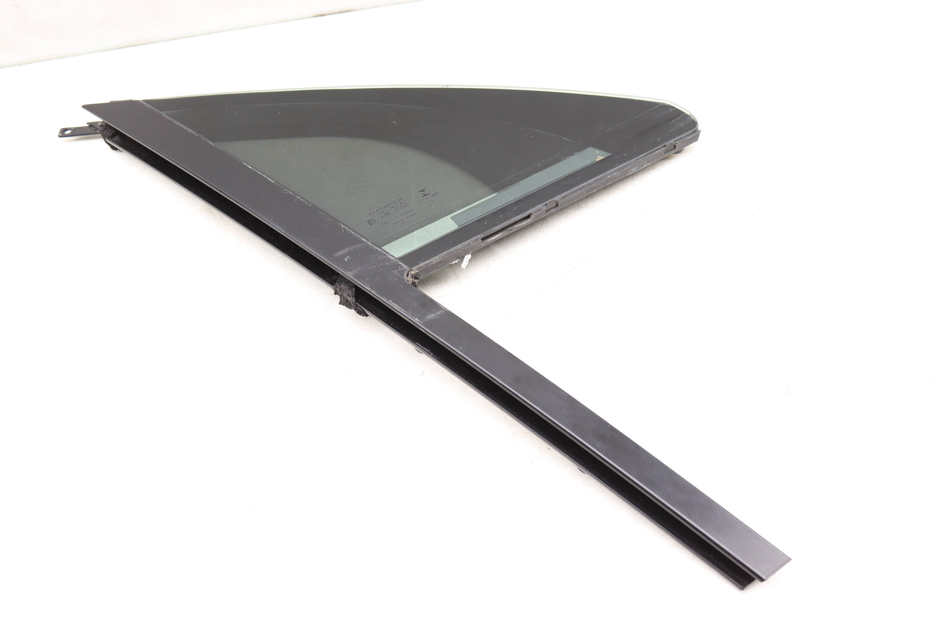 Side Door Window Glass 95B845114