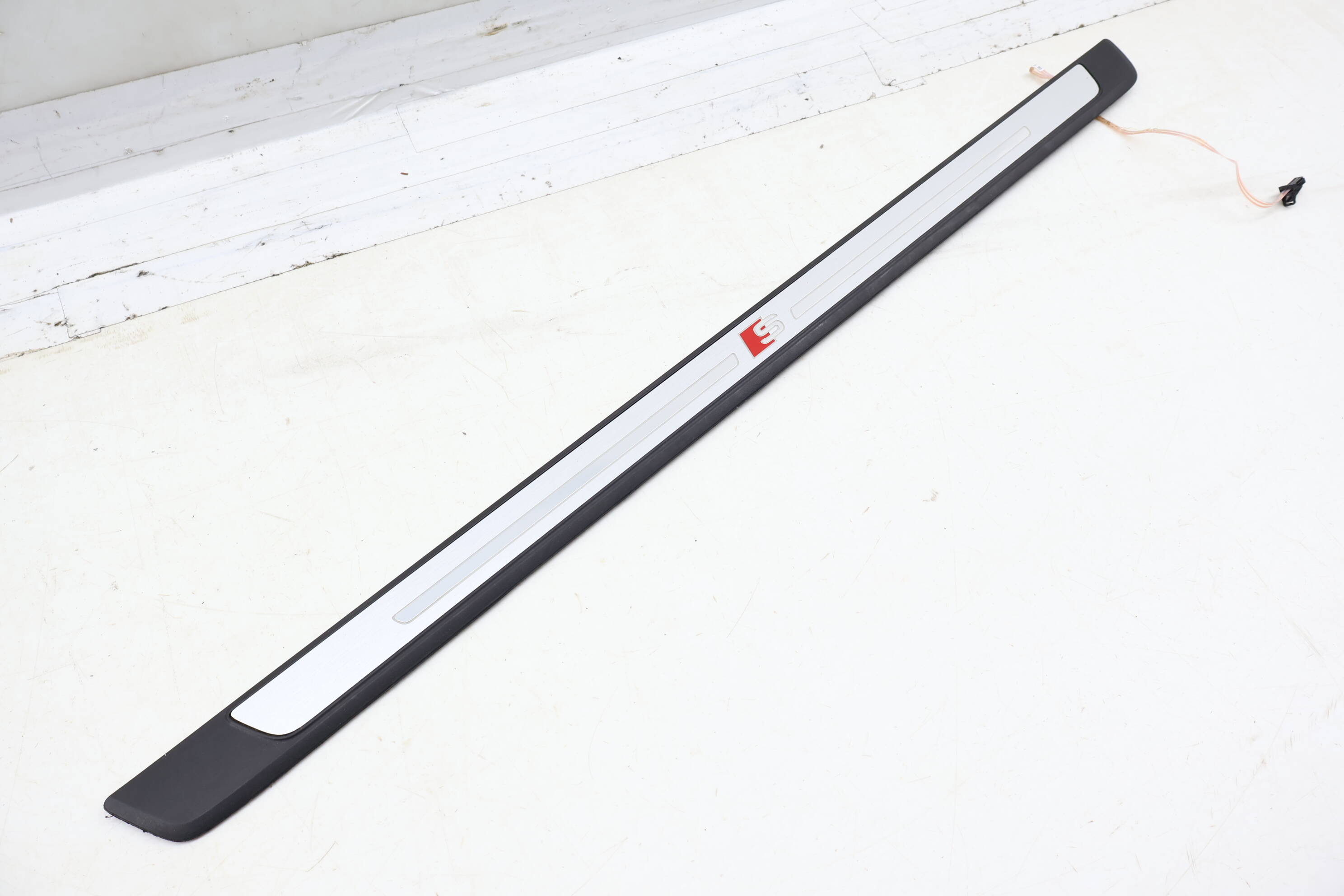 Door Sill / Scuff Panel / Light Bar (S) 8W6947418A