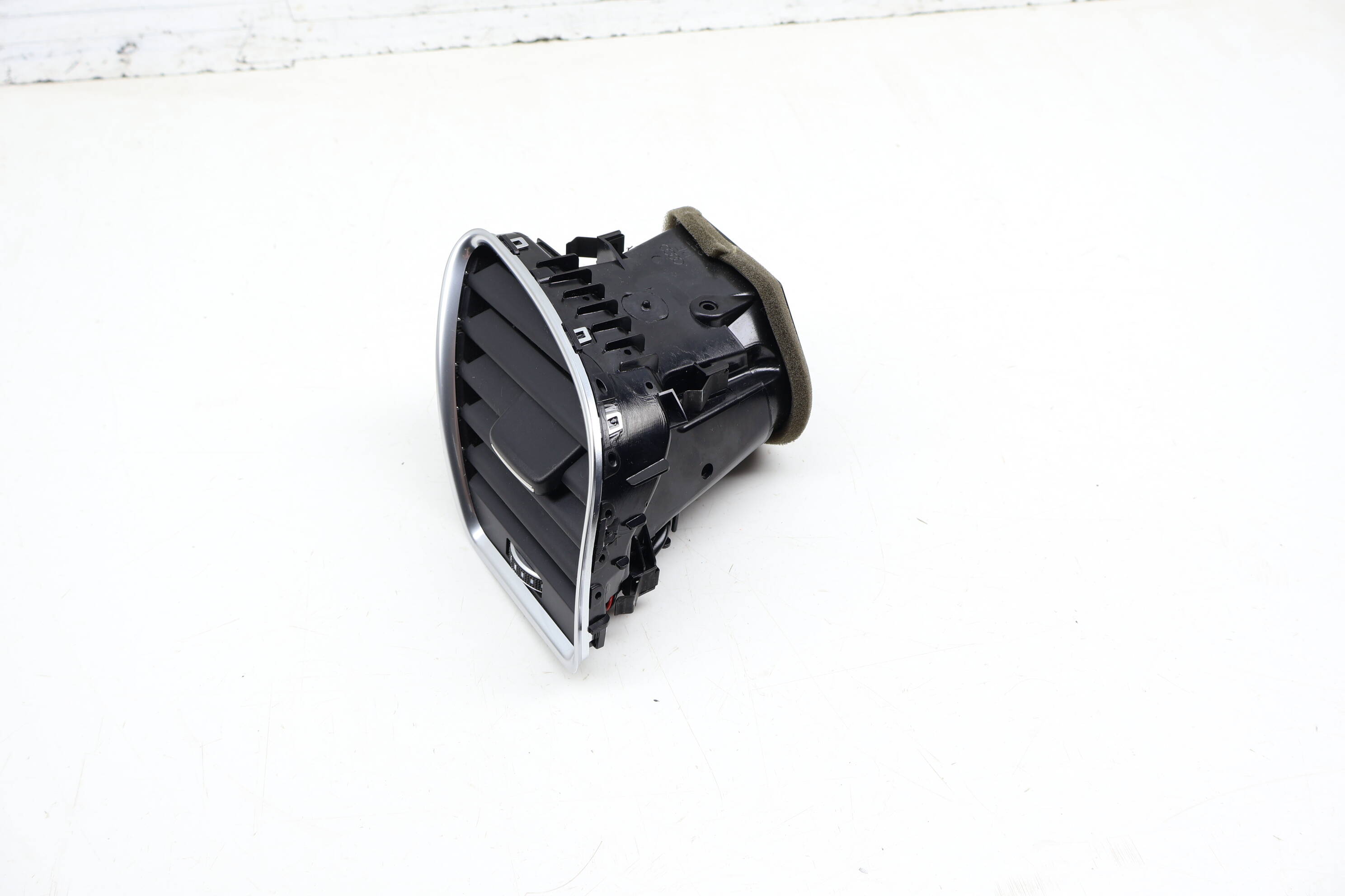 Dash Air Vent 8T1820902G