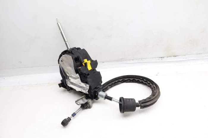Automatic Shifter Assembly W/ Linkage 7P5713025AJ main product photo