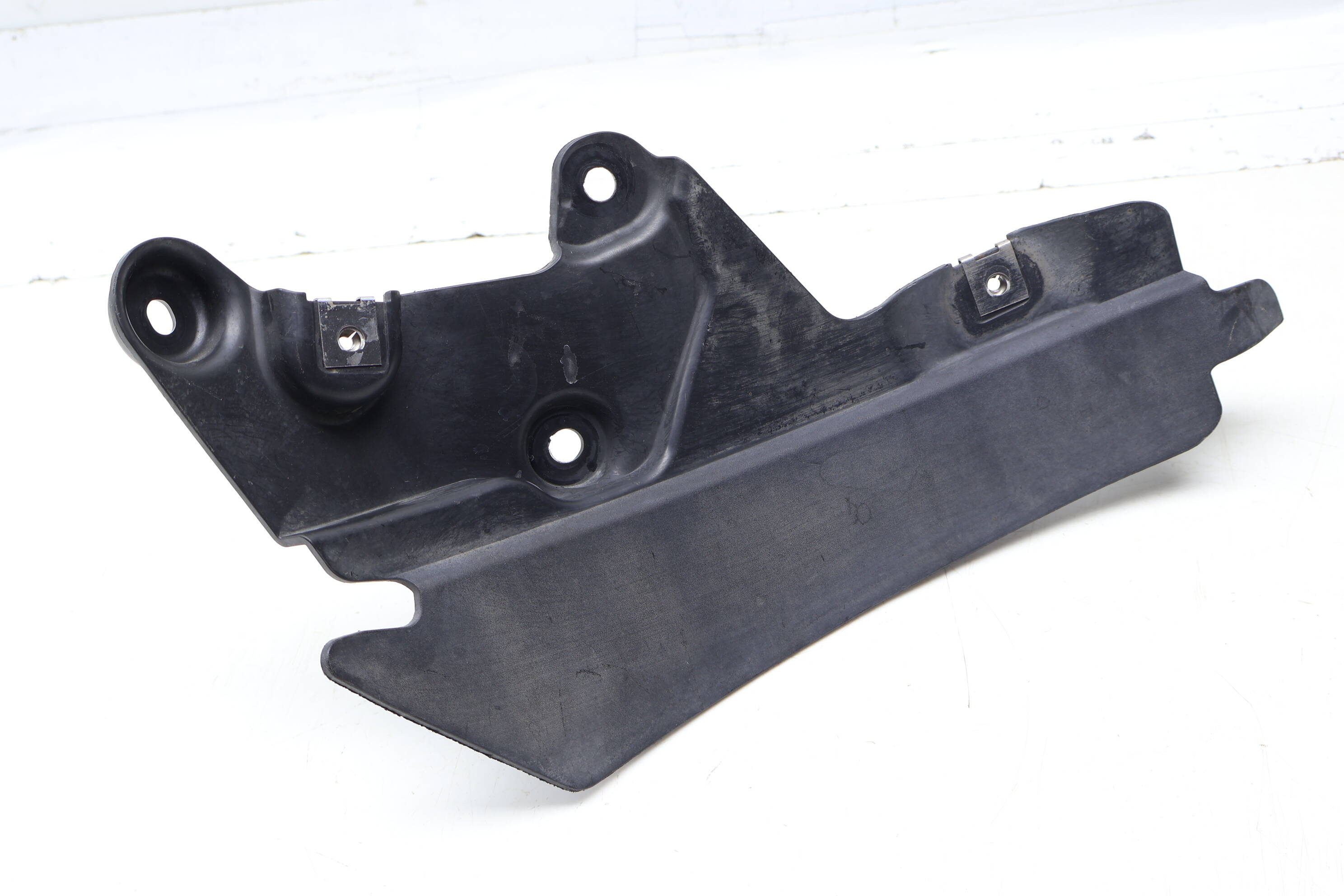 Wheel Spoiler / Mud Flap 4M8854815A