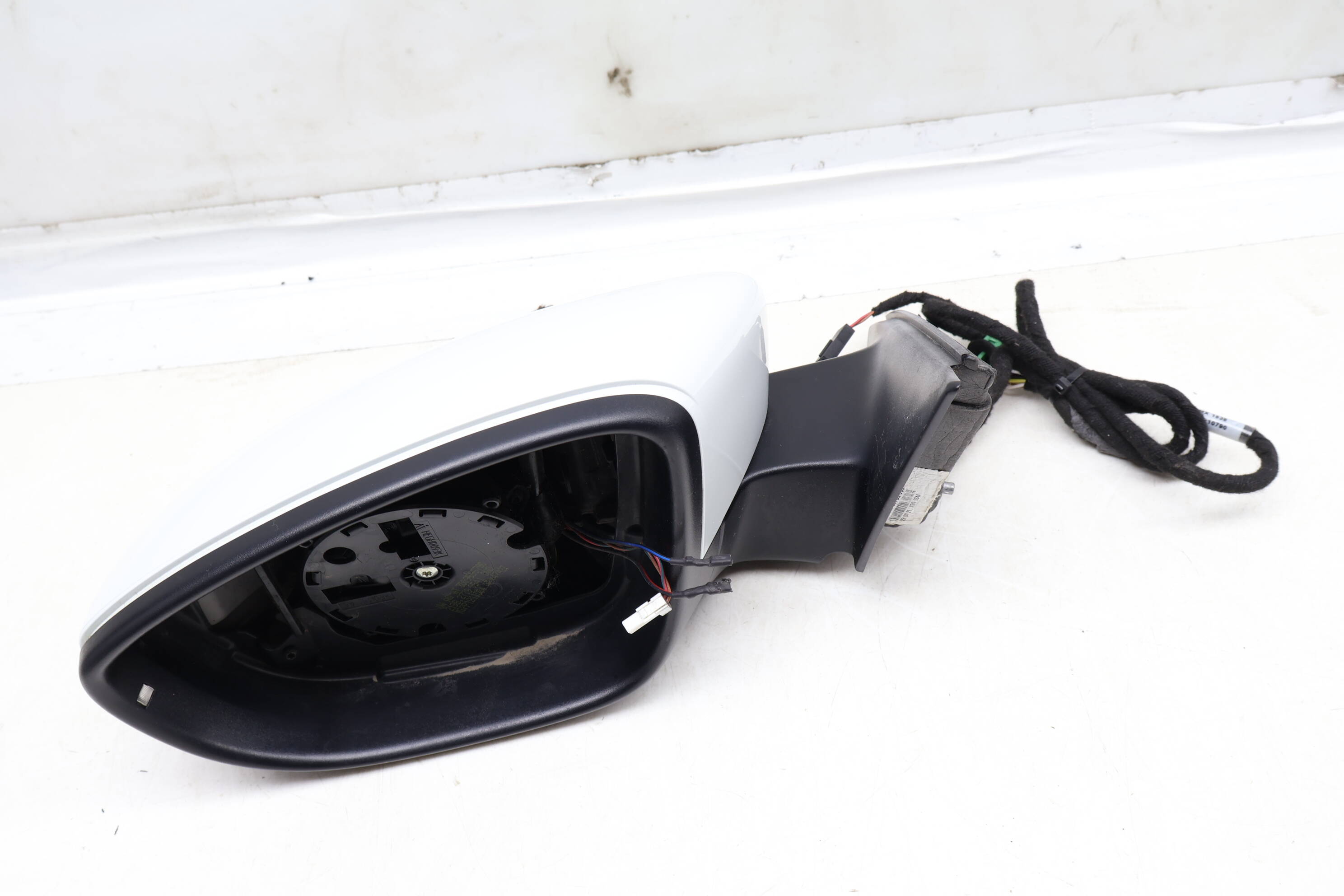 Side View Door Mirror 561857507BE