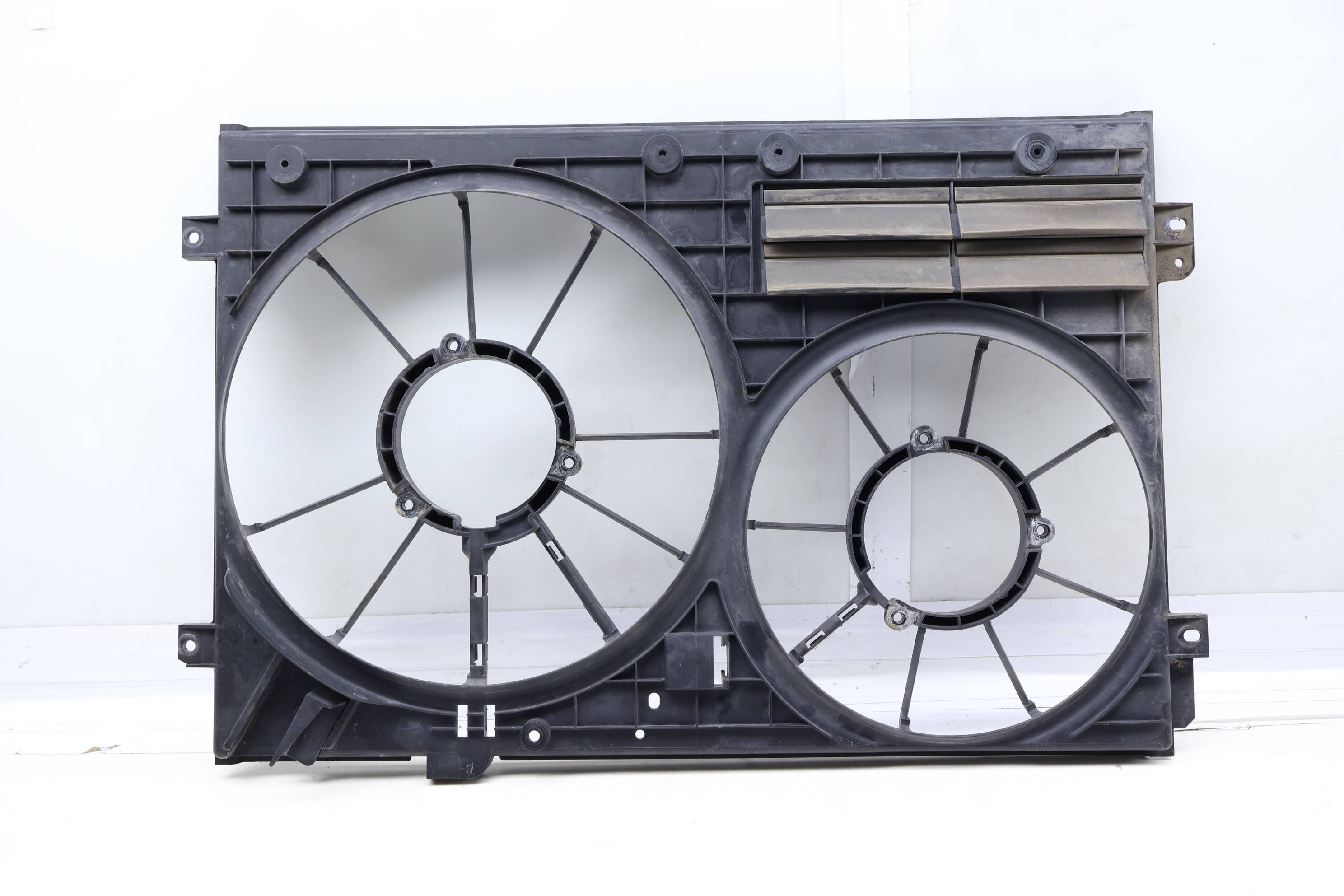 Radiator Dual Fan Cowl / Housing 1KM121205