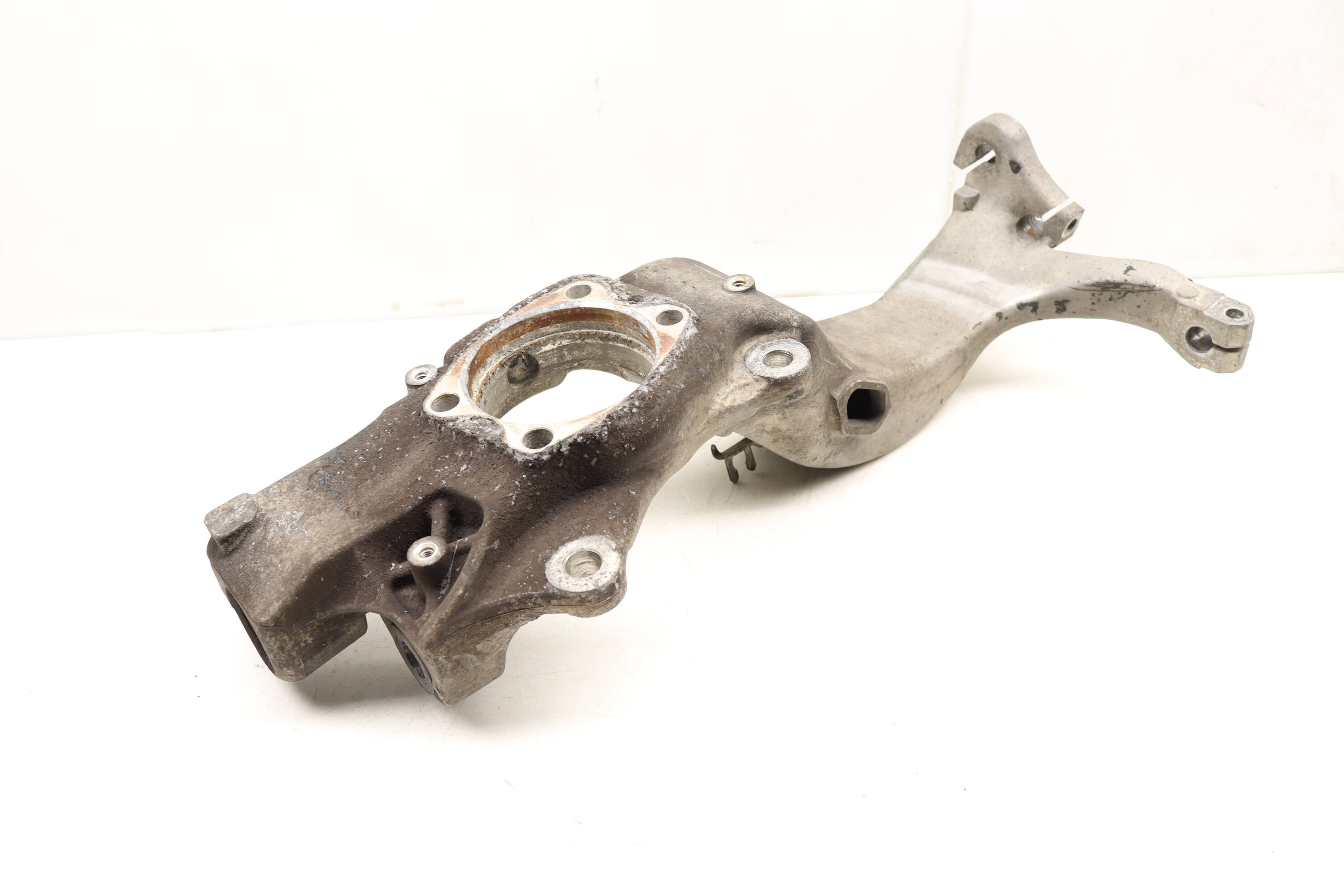 FRONT LEFT - SPINDLE KNUCKLE / WHEEL BEARING HOUSING - AUDI A8 S8