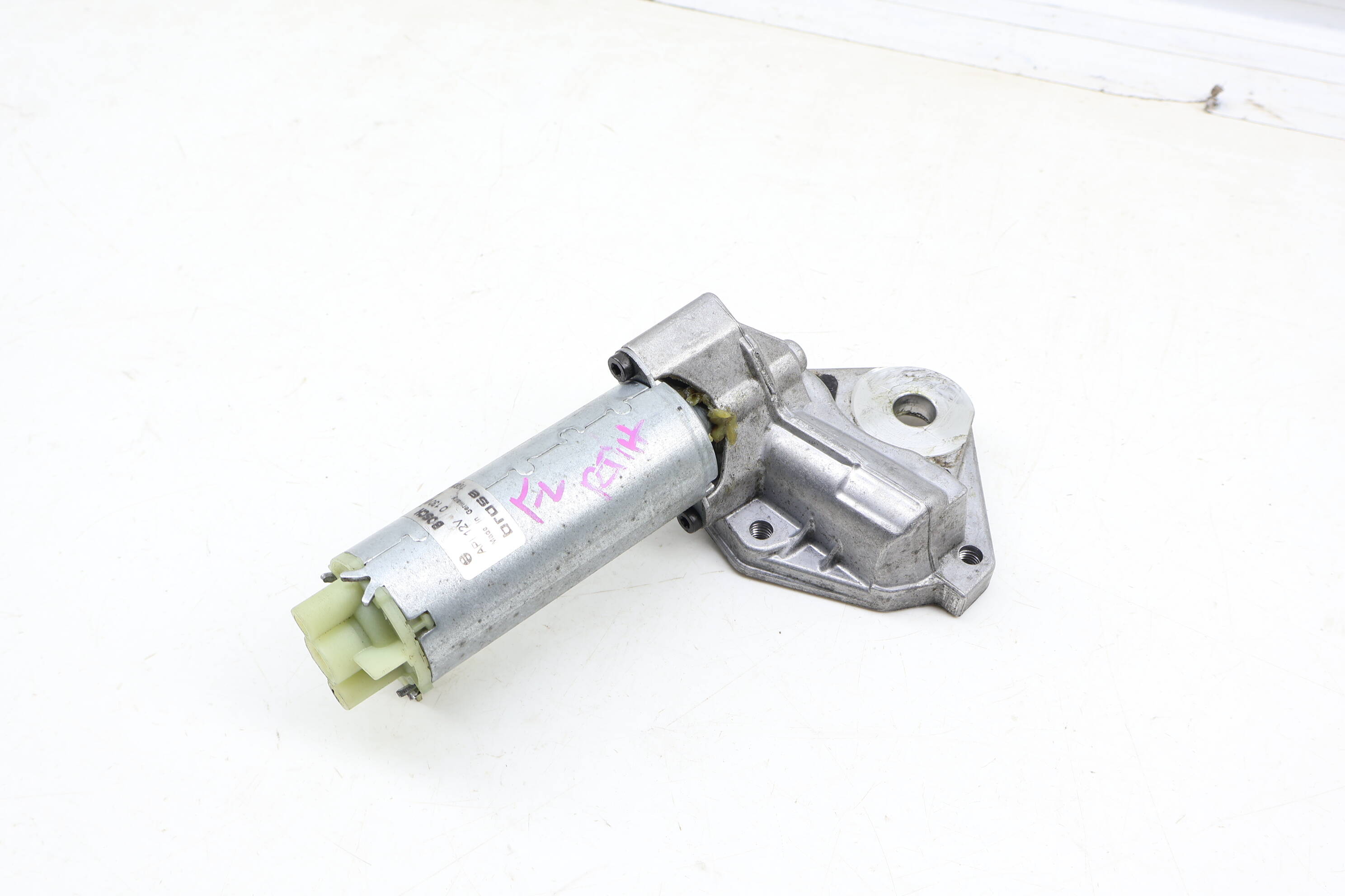 Rear Tilt / Height Adjustment Seat Motor W/ Transmission 7L0959111 95562432100