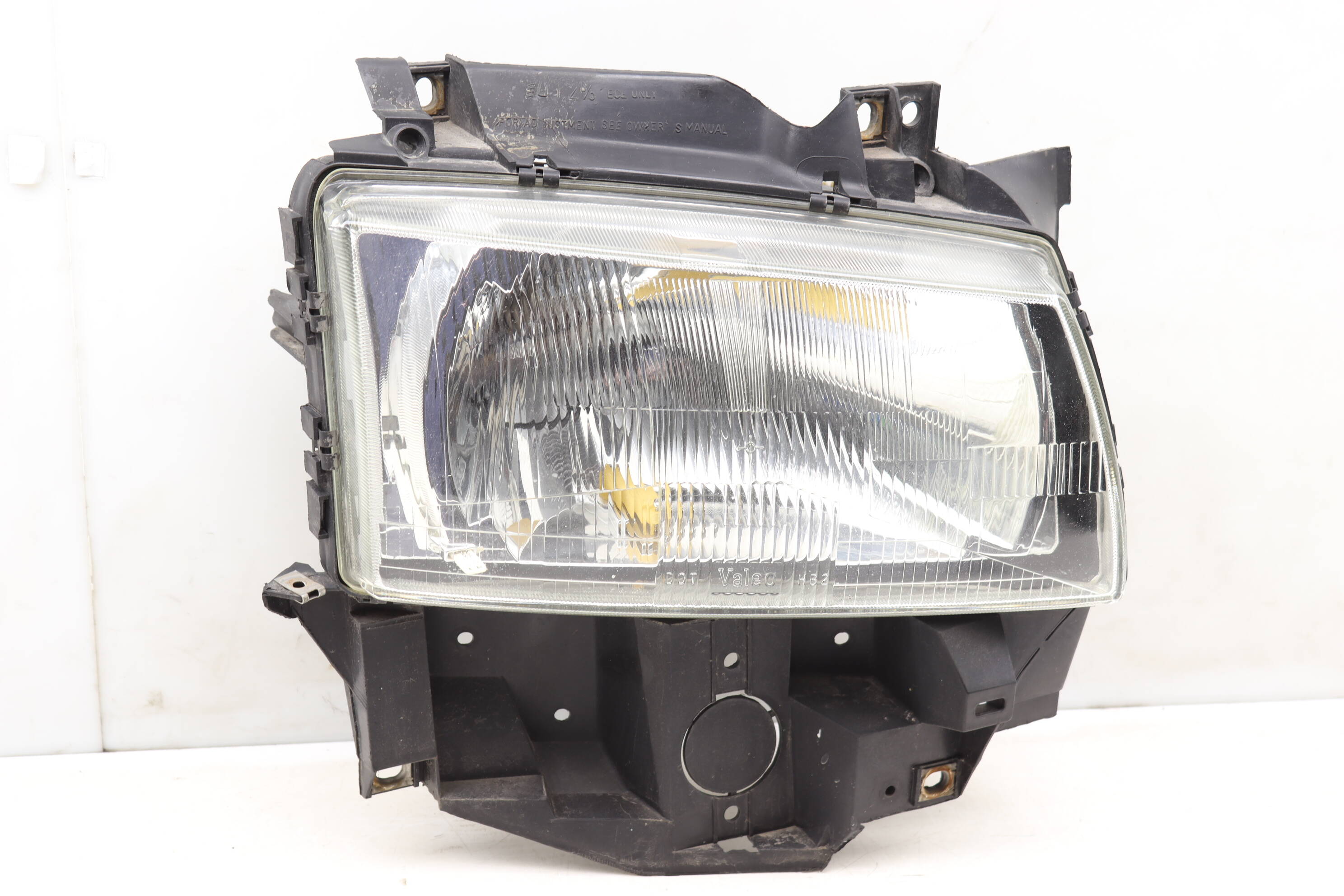 Halogen Headlight / Headlamp 7D1941006A