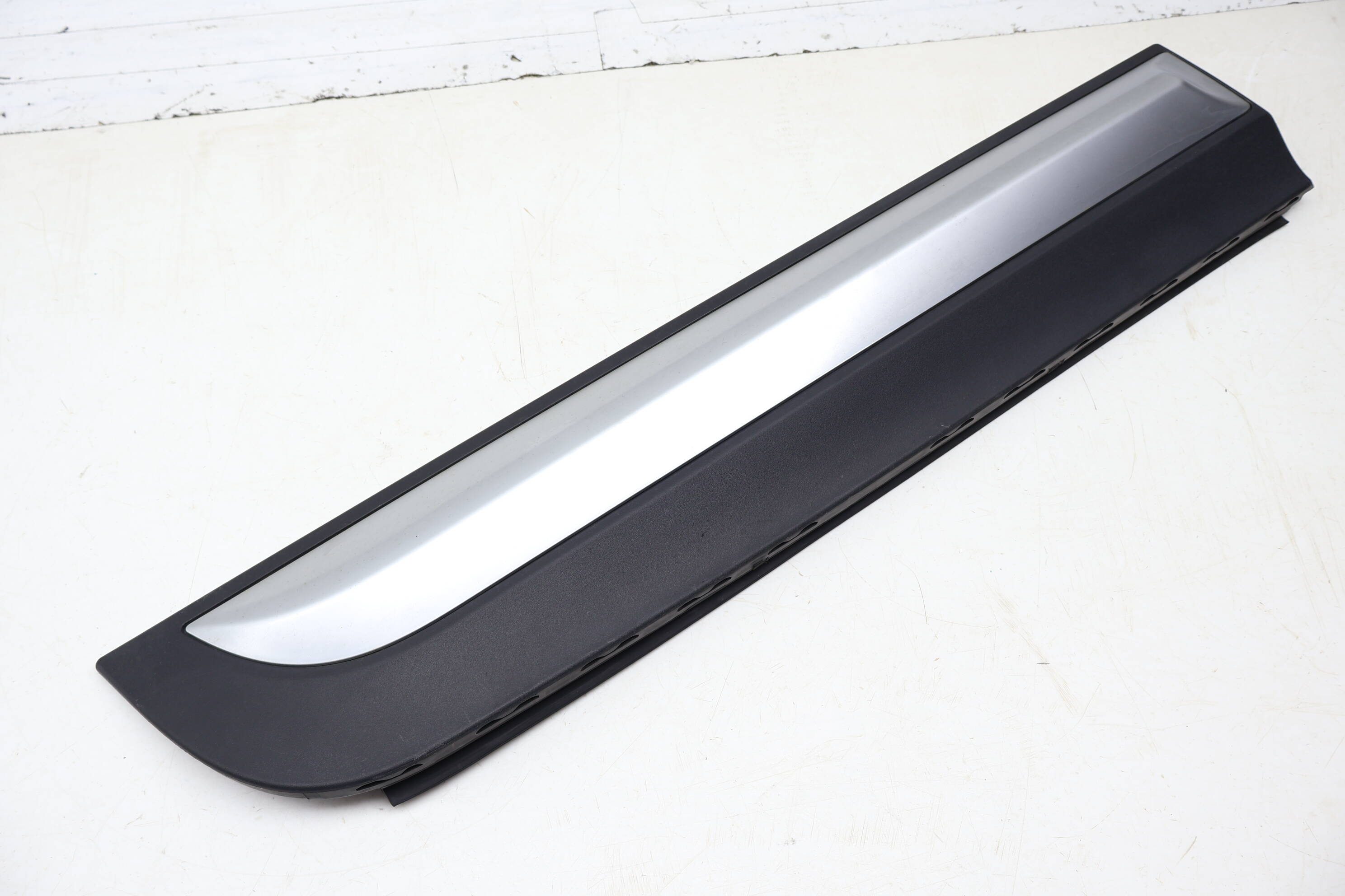 Lower Door Molding / Blade 51137352558