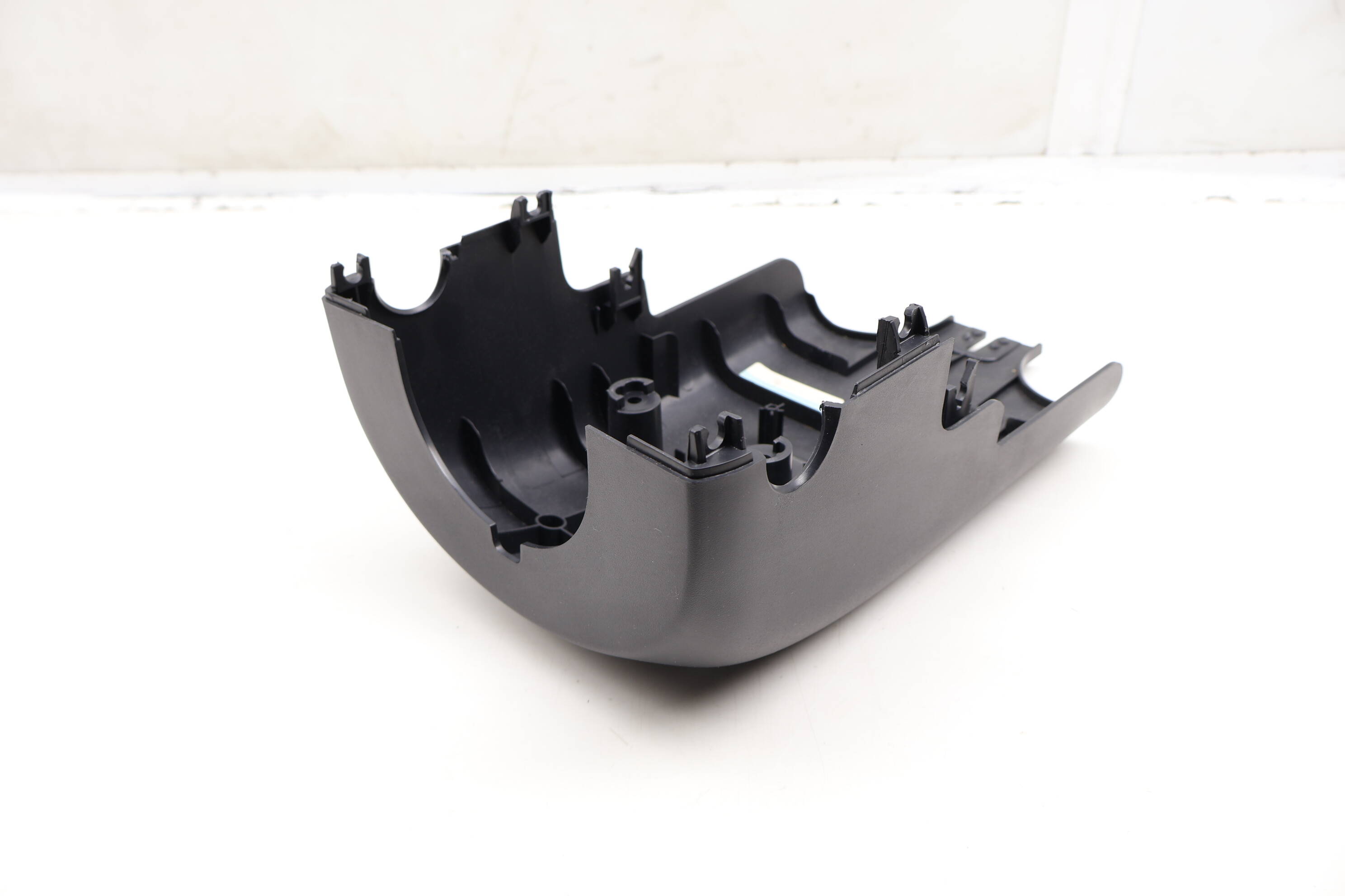 Steering&#x20;Column&#x20;Trim&#x20;&#x2F;&#x20;Cover&#x20;&#x28;Lower&#x29;&#x20;BJ323F900AB