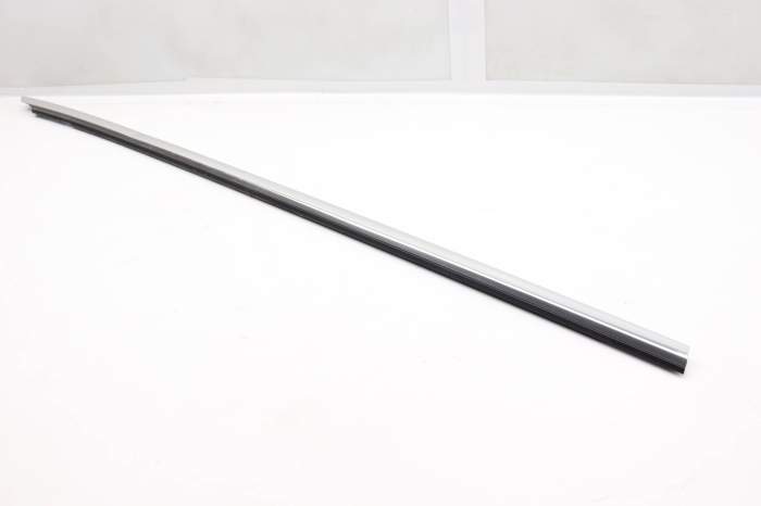 Door Window Slot Seal / Trim 8W8853284 main product photo