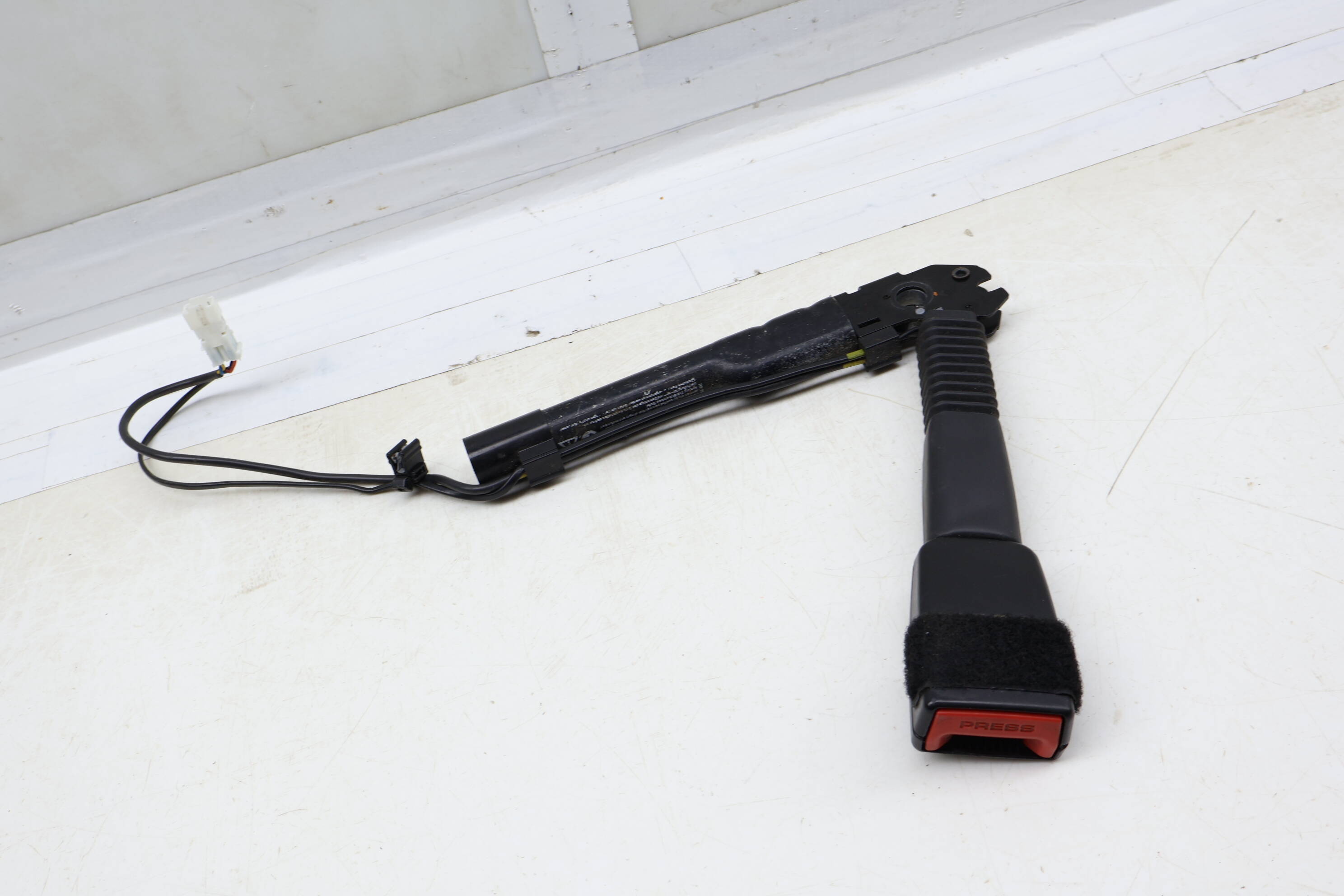 Seat Belt Buckle / Receiver 72117259387