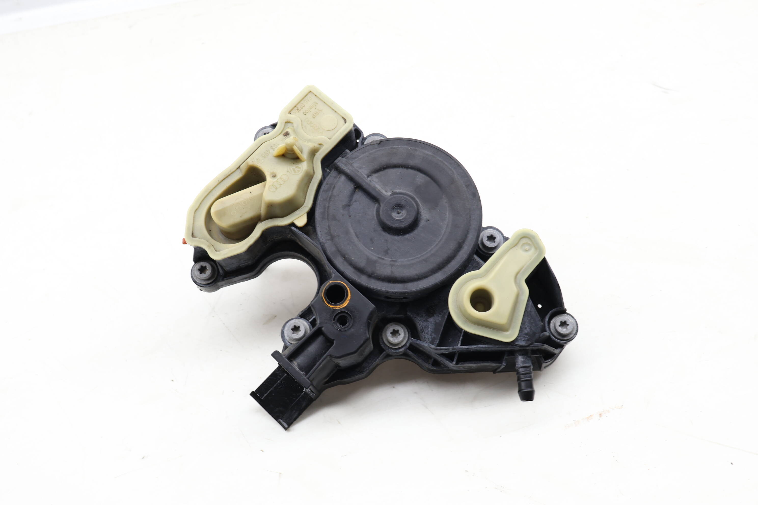 Pvc / Engine Oil Separator 06K103495AP