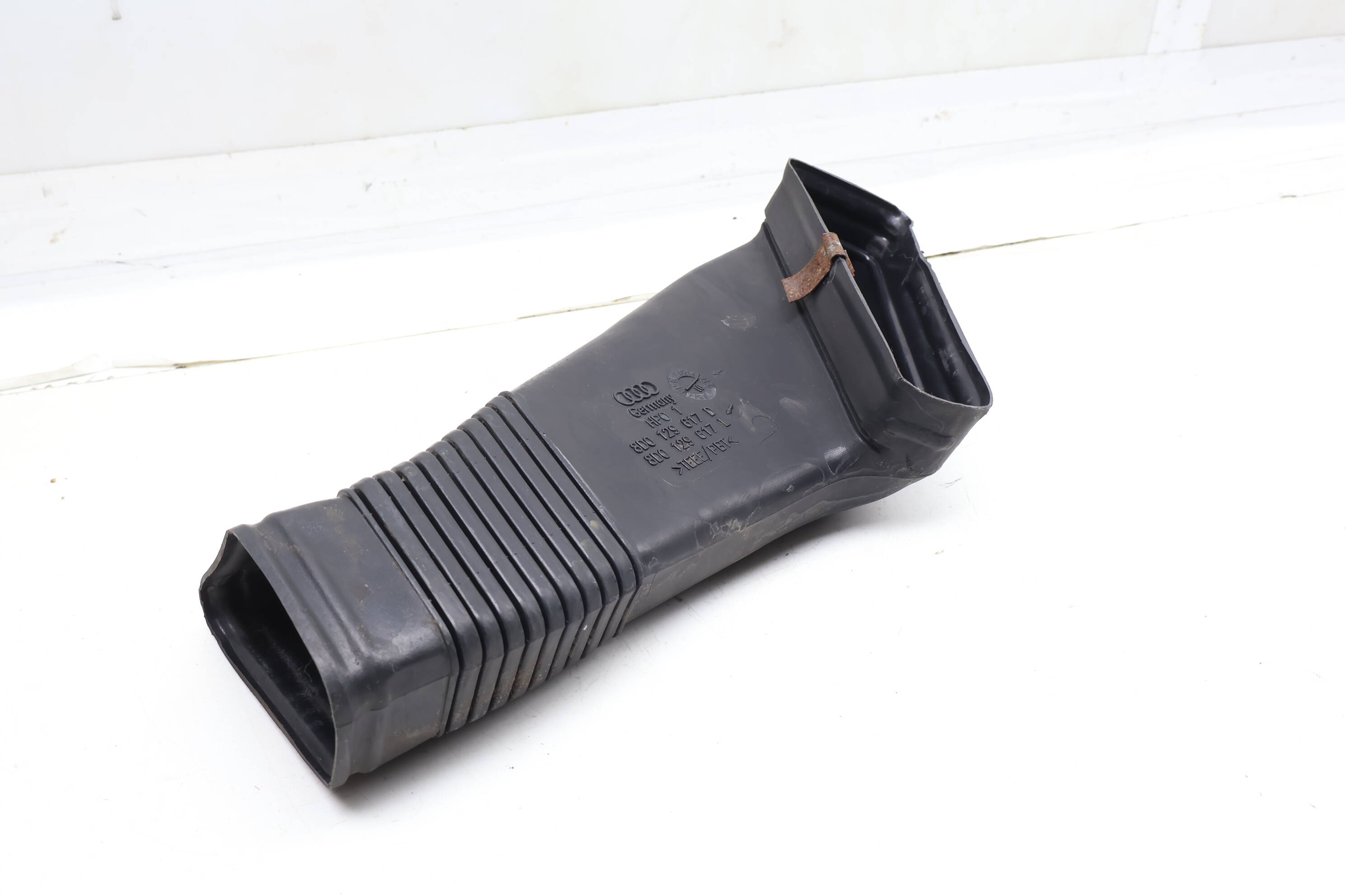 Air Intake Duct 8D0129617L