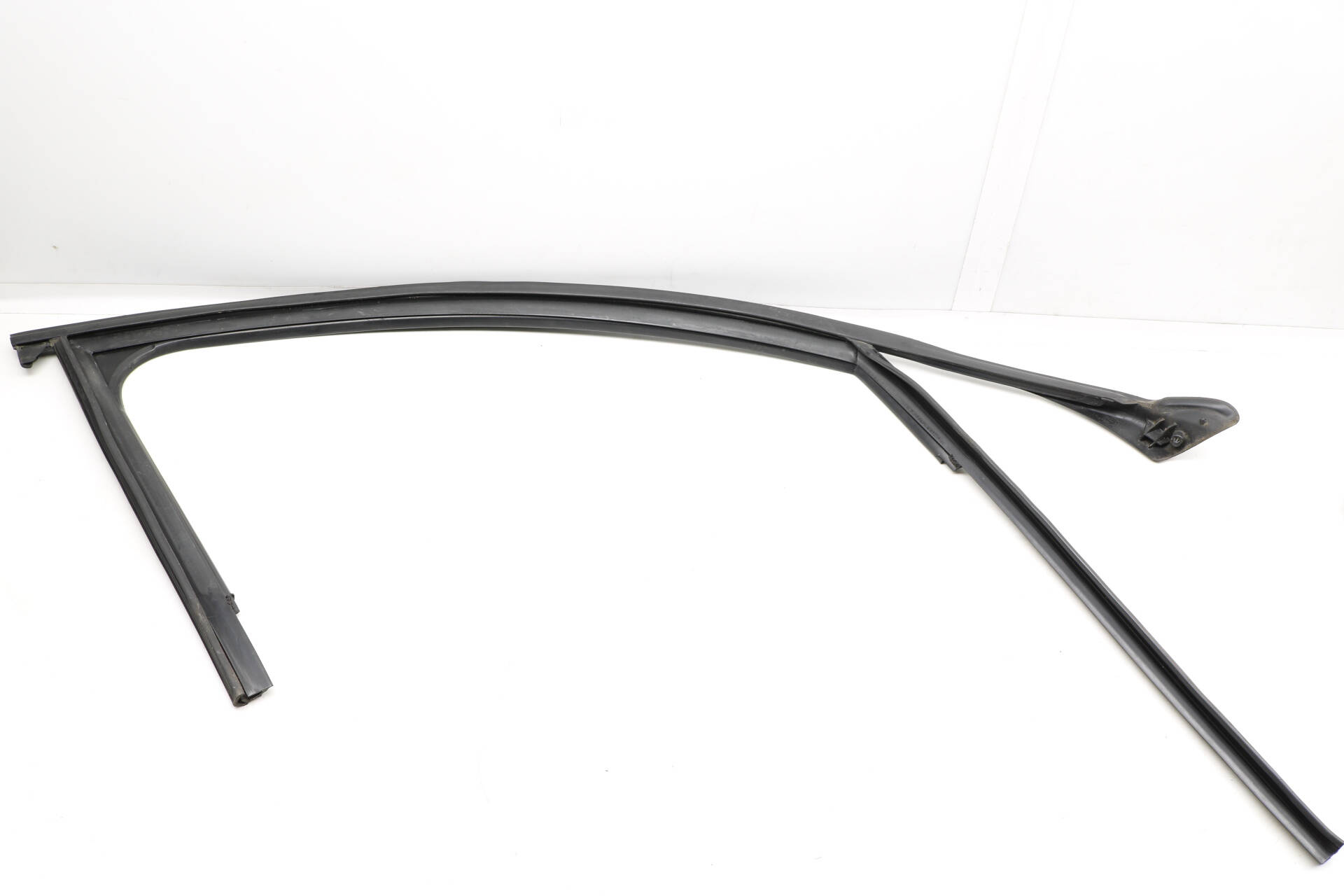 Window Glass Channel / Seal 4G0837440B