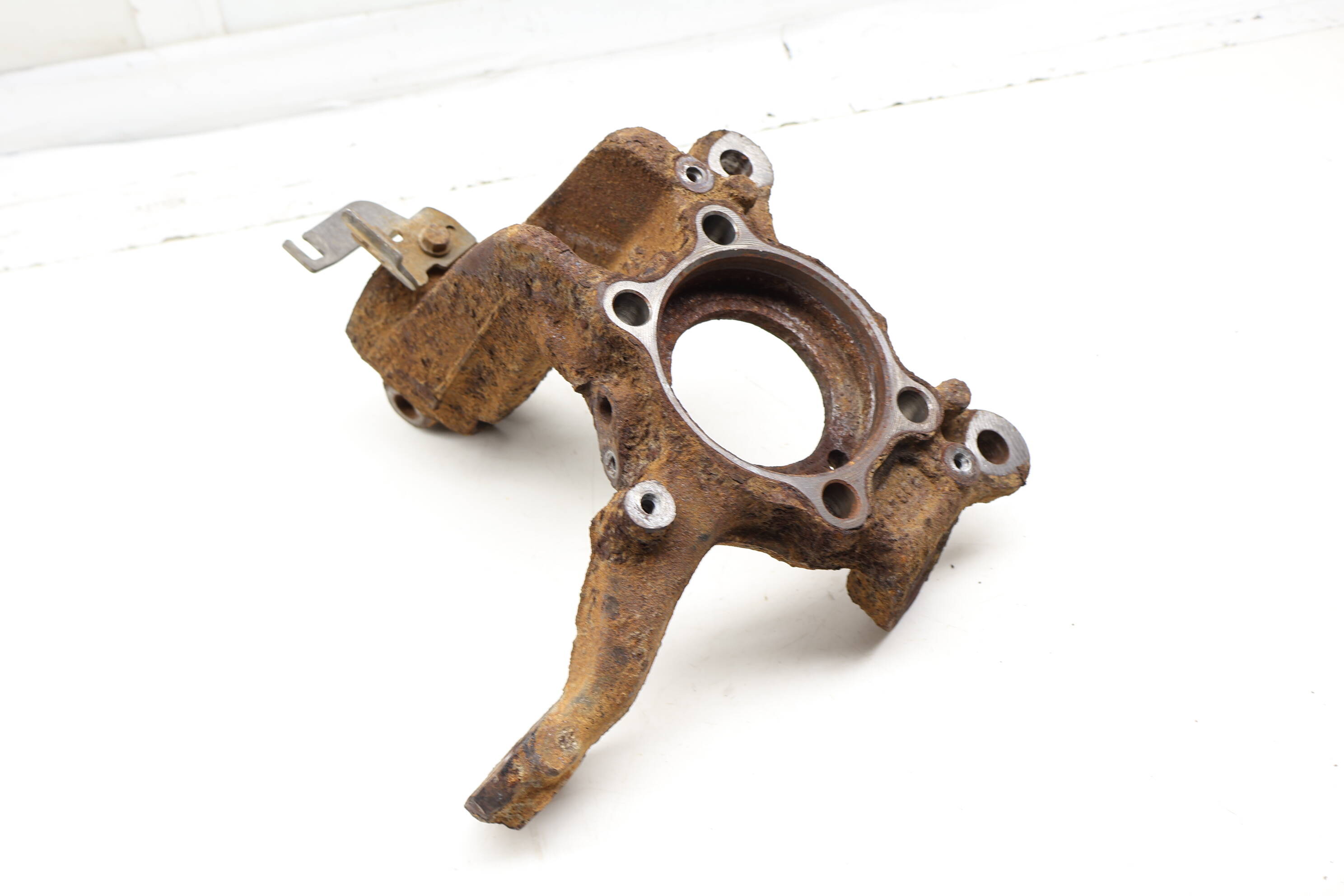 Spindle Knuckle / Wheel Bearing Housing 5C0407256