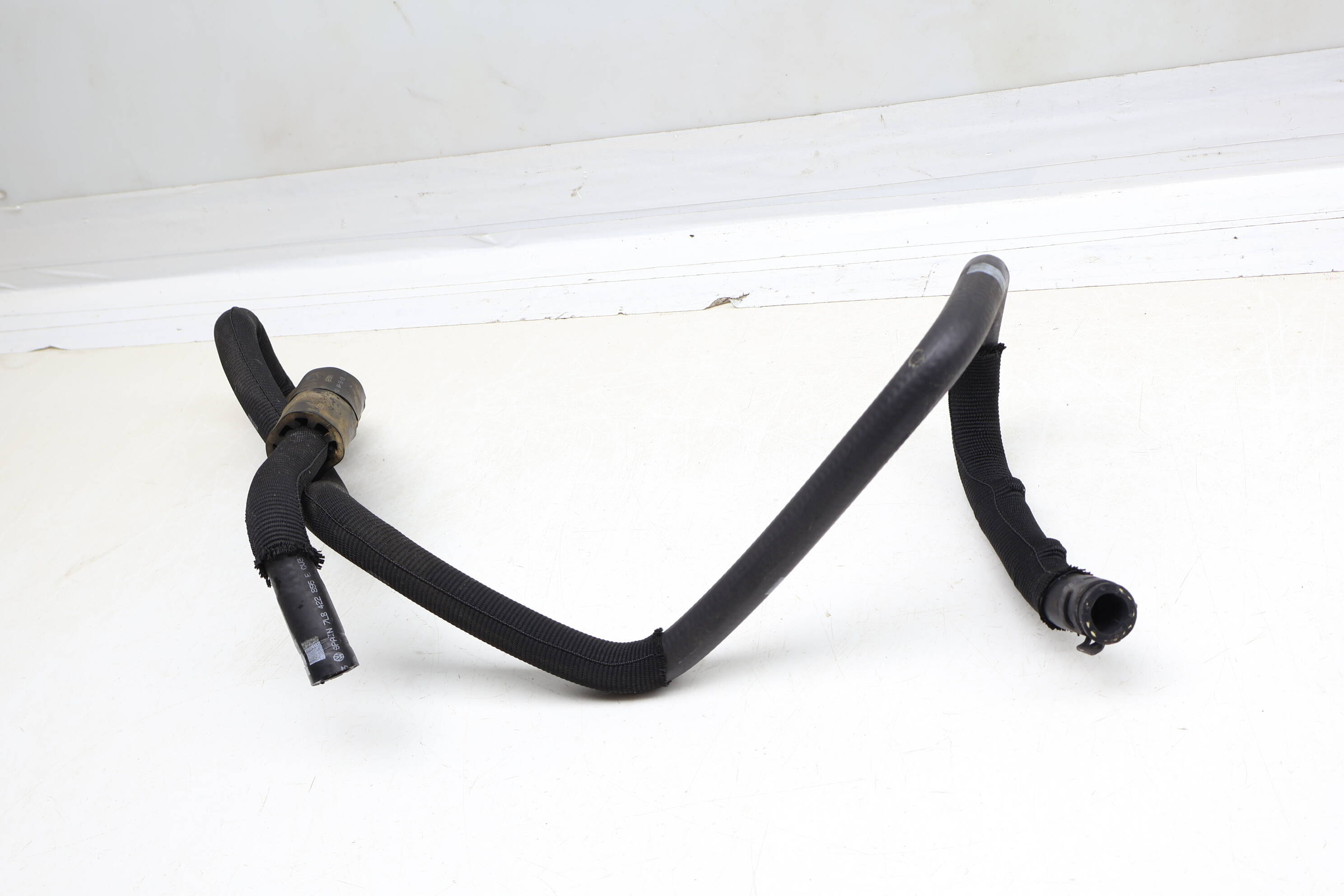 Power Steering Hose / Line 7L8422895E