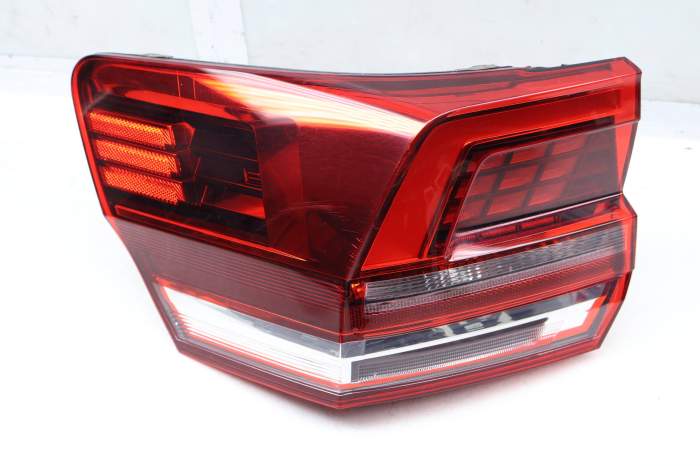 Outer Tail Light / Lamp 3CN945207B main product photo