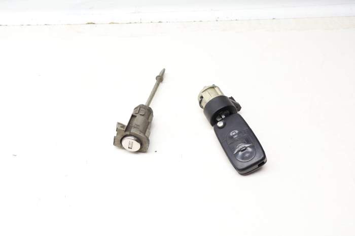 Lock Switch / Cylinder Set W/ Key 8N7800375K main product photo