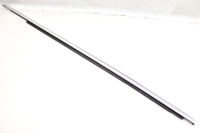 Exterior Door Window Slot Seal / Trim 4M0853764 main product photo